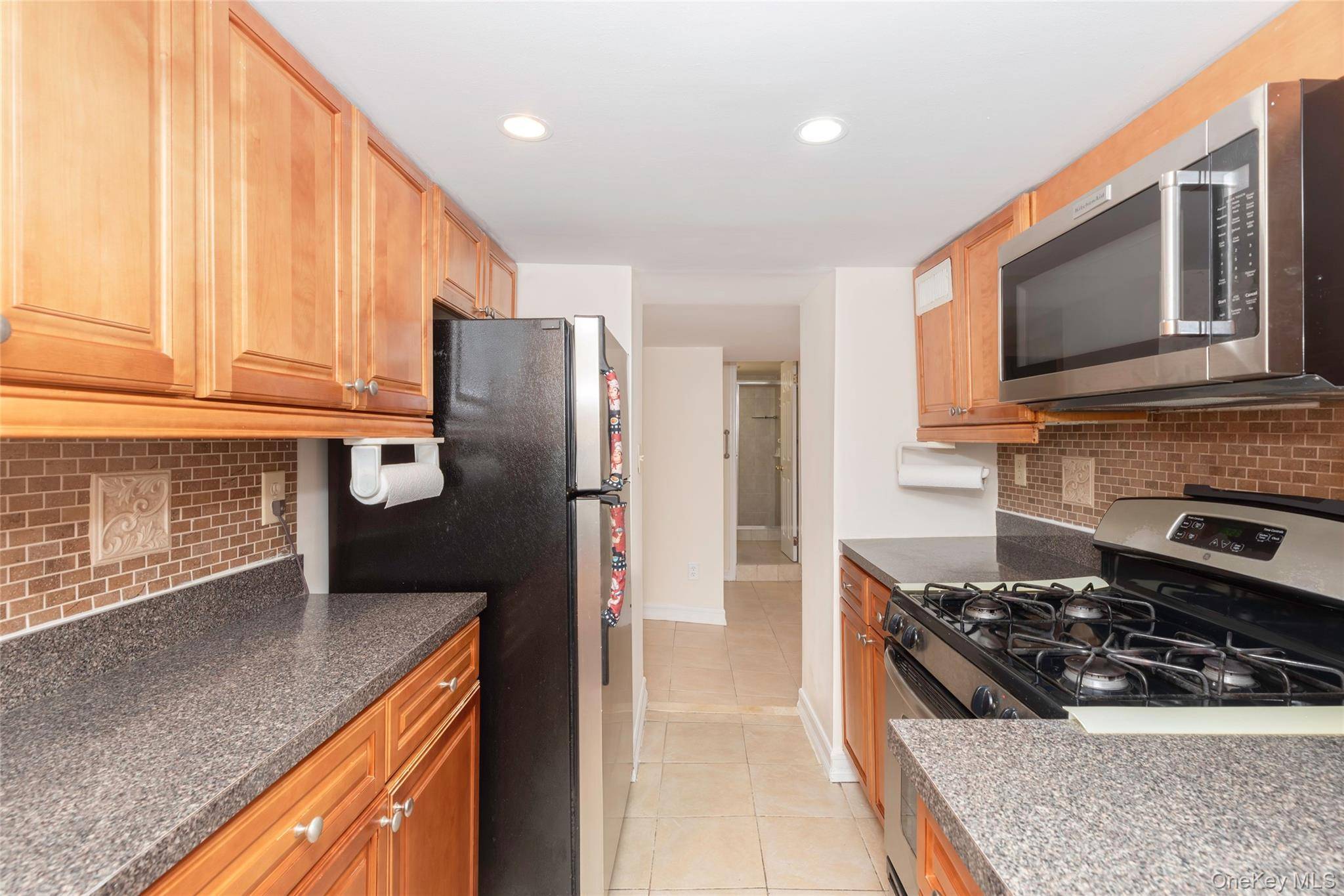 2035 Central Park AVE #AA4, Yonkers, NY 10710