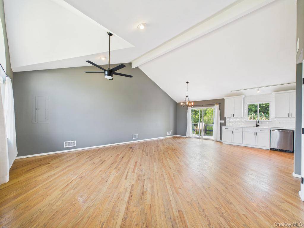 45 Willow ST, Aquebogue, NY 11901