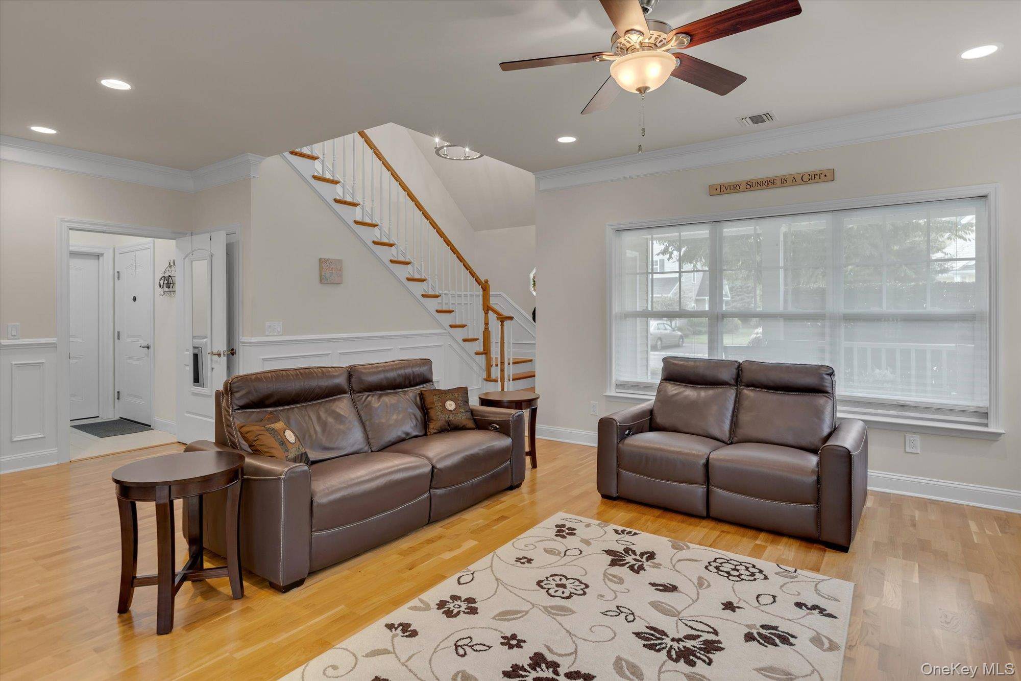 158 Stoneleigh DR, Riverhead, NY 11901