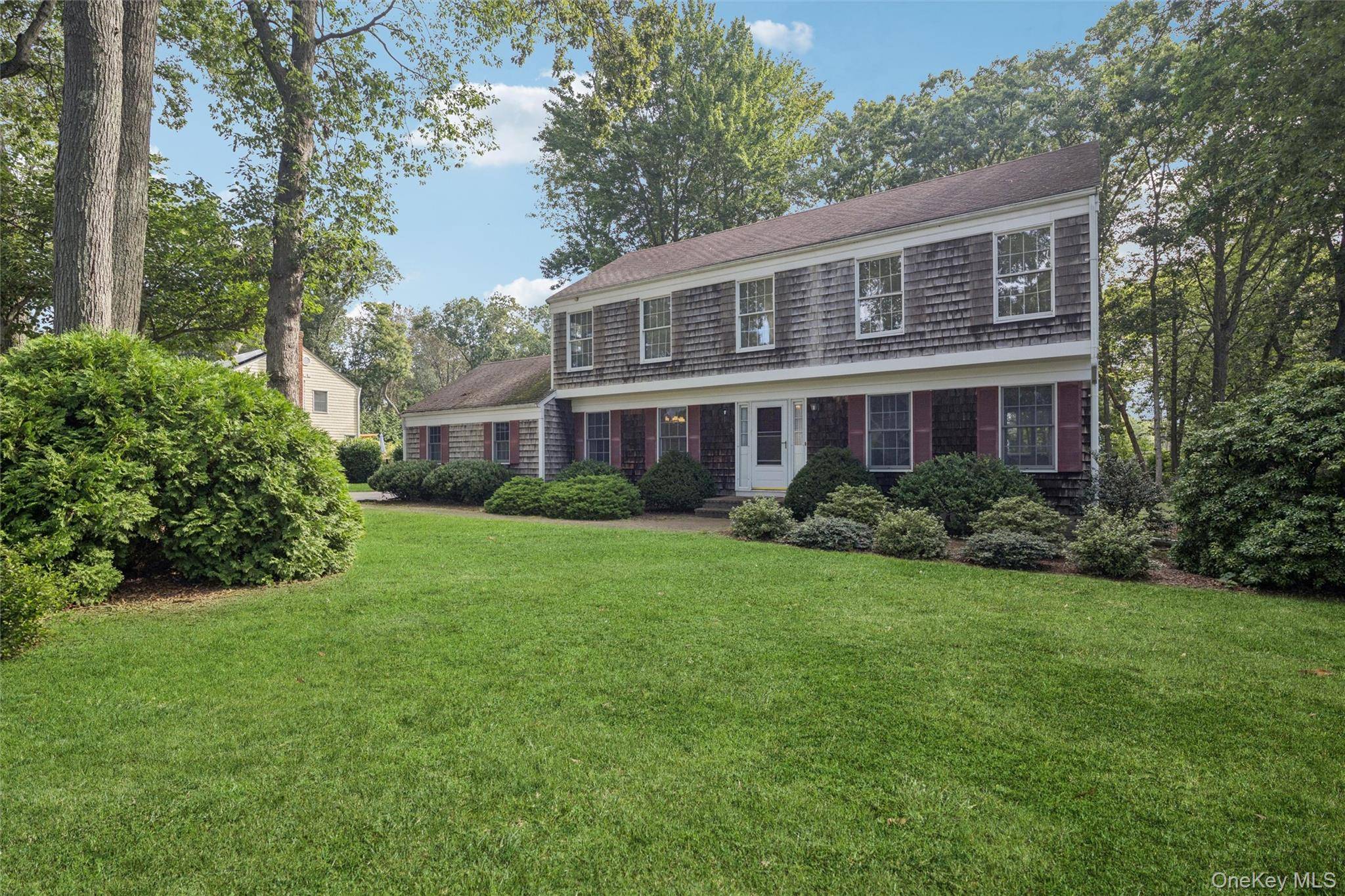 30 White Birch CIR, Miller Place, NY 11764