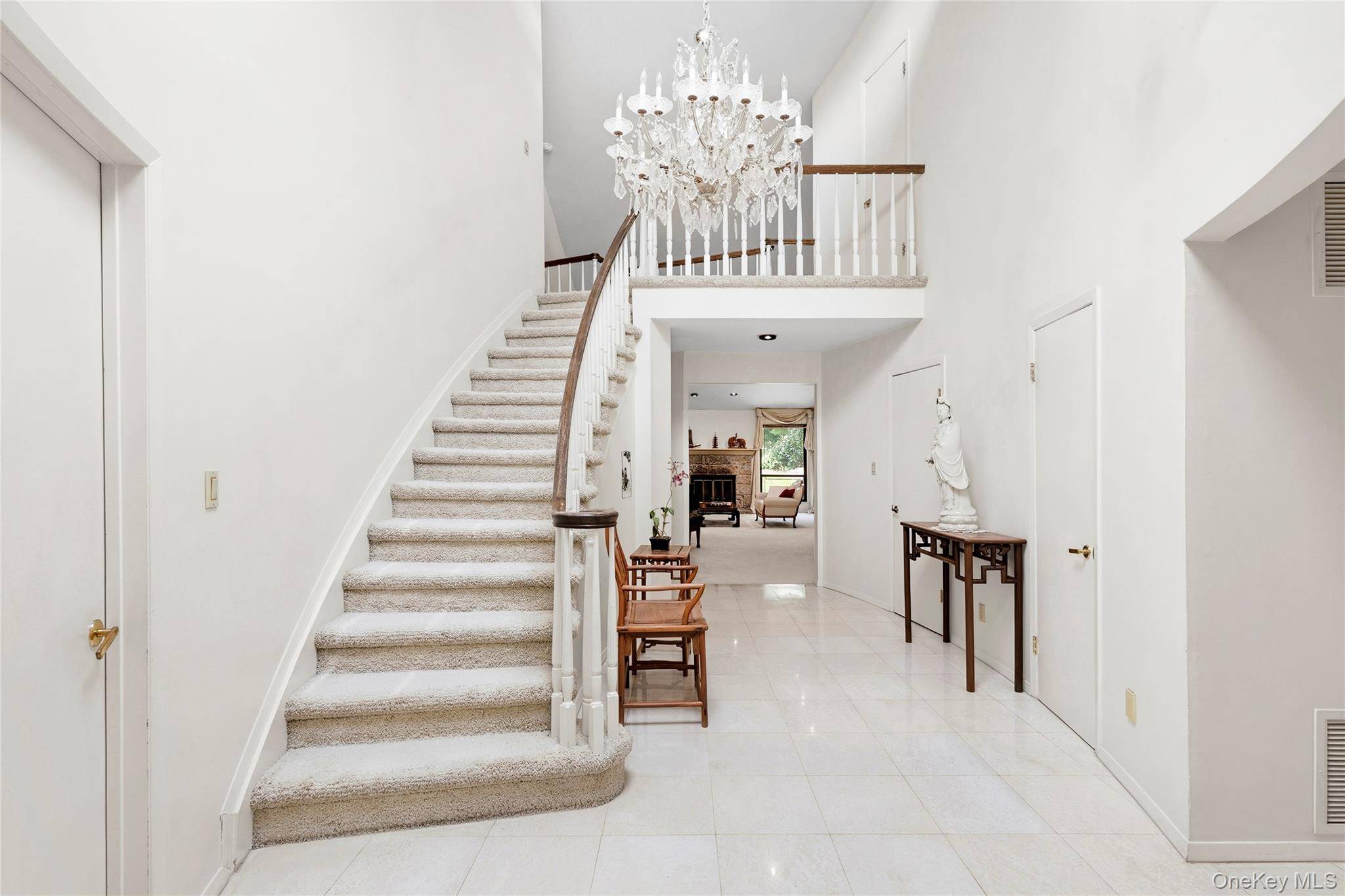 10 Doral DR, Manhasset, NY 11030