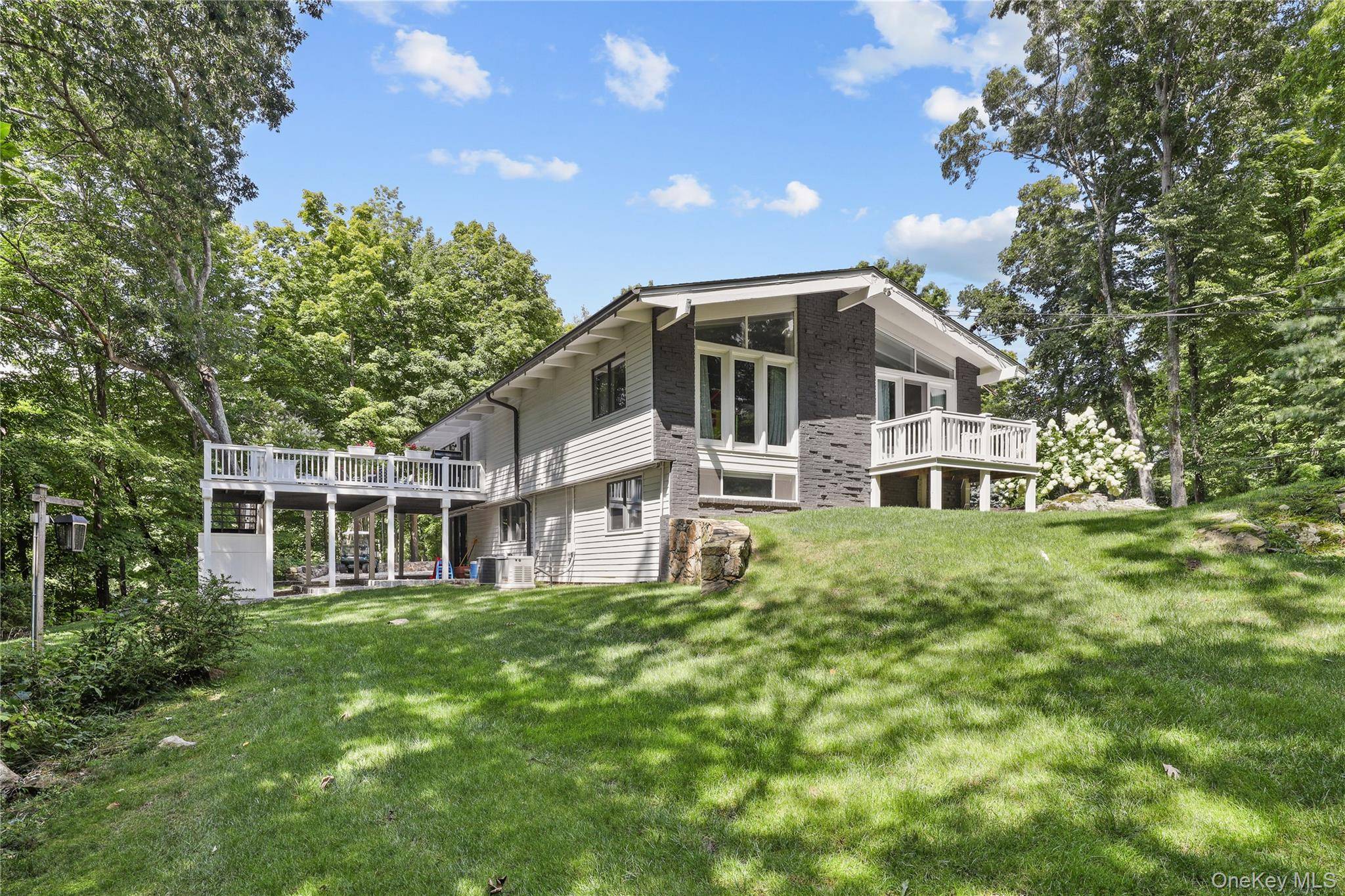 39 Lower Shad RD, Pound Ridge, NY 10576