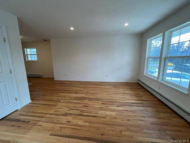20 Edgewood RD #A, Port Washington, NY 11050