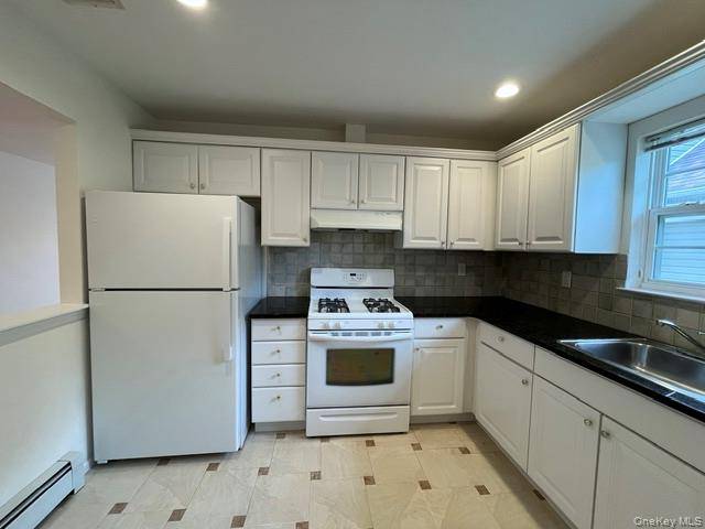 20 Edgewood RD #A, Port Washington, NY 11050