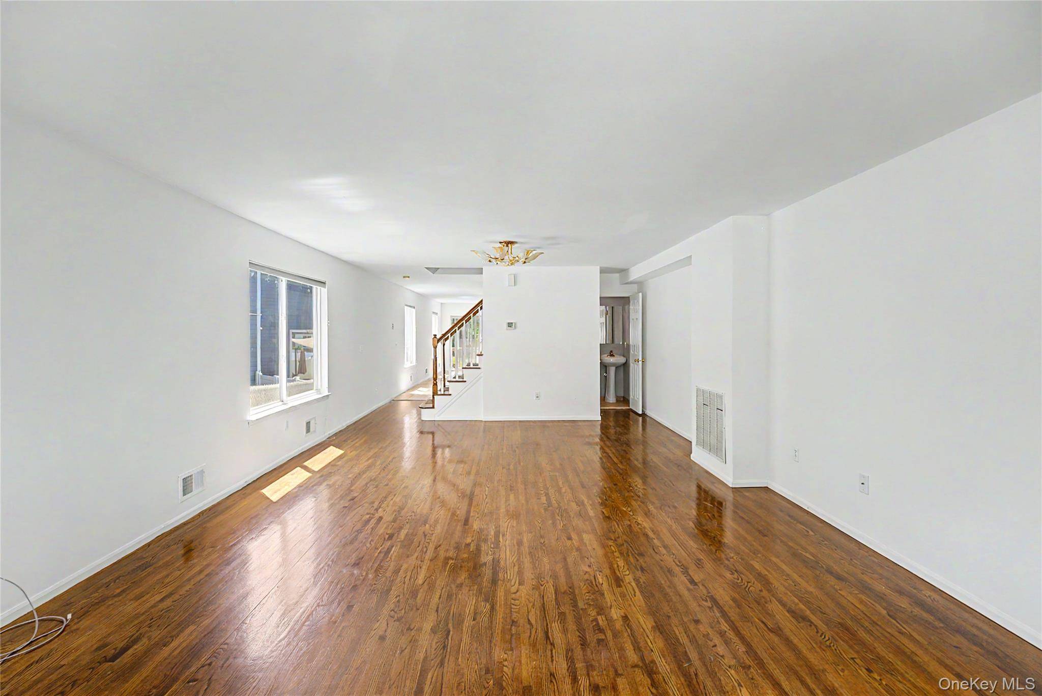 94 Greaves AVE, Staten Island, NY 10308