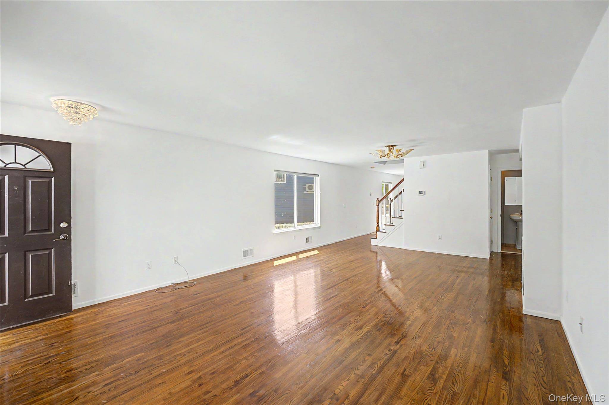 94 Greaves AVE, Staten Island, NY 10308