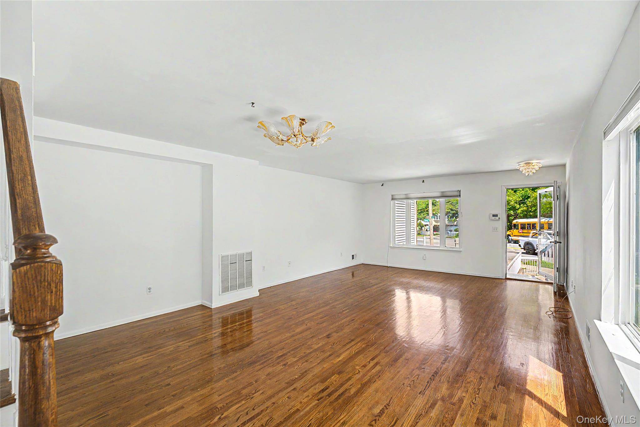94 Greaves AVE, Staten Island, NY 10308