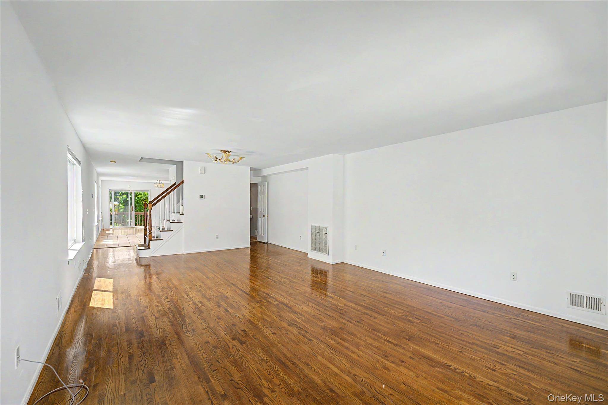 94 Greaves AVE, Staten Island, NY 10308