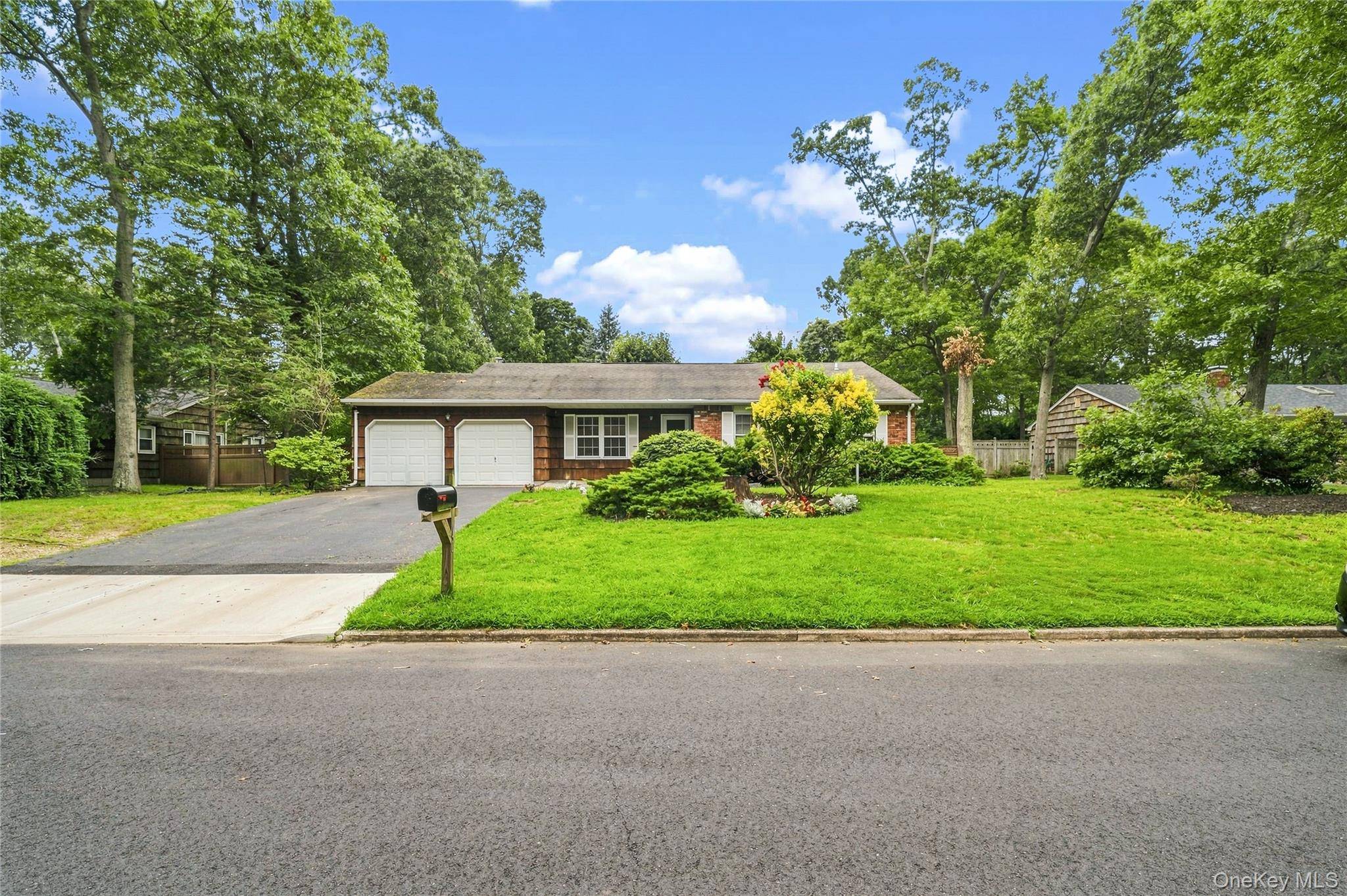 40 Glenridge AVE, Stony Brook, NY 11790