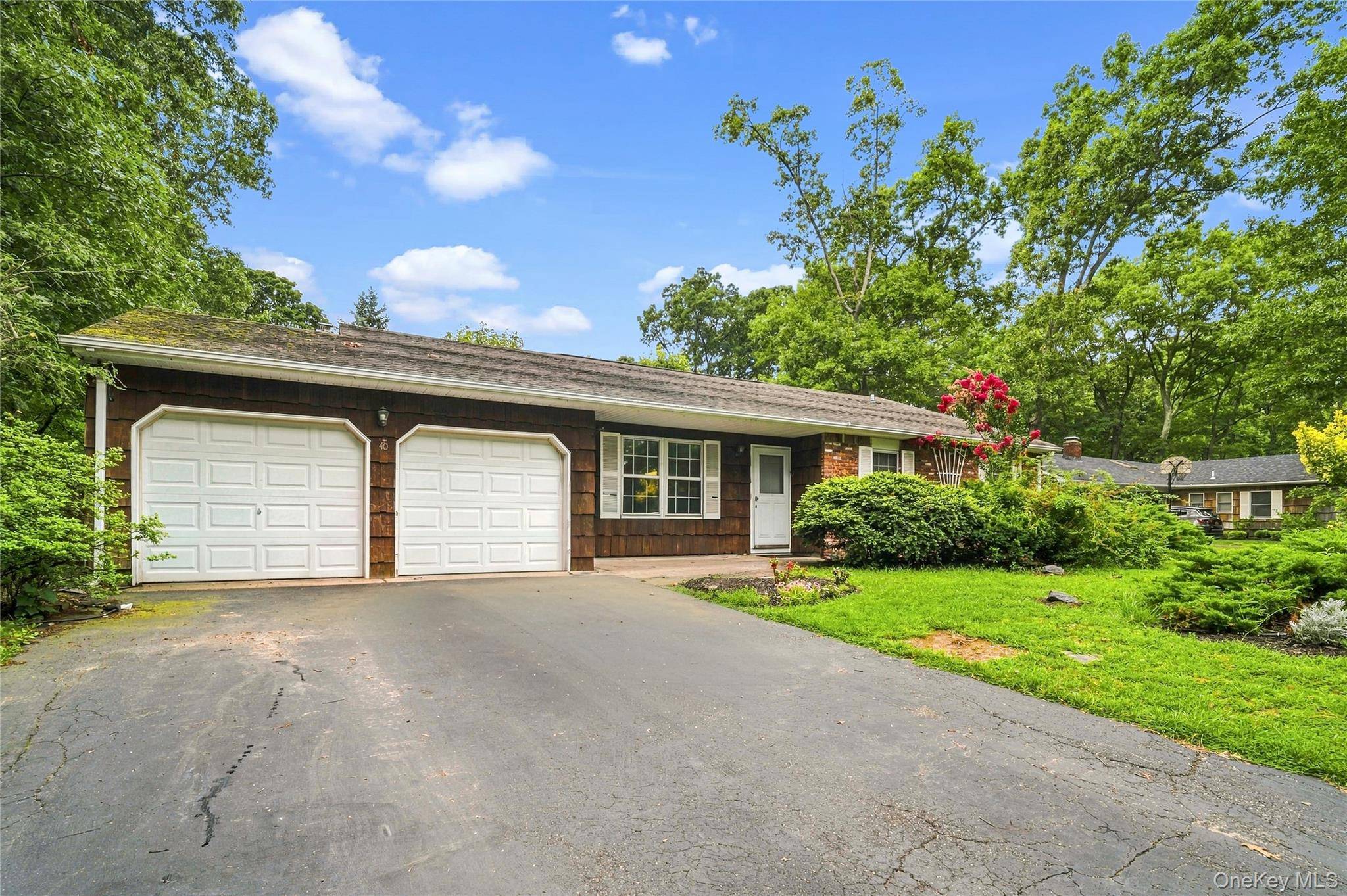 40 Glenridge AVE, Stony Brook, NY 11790