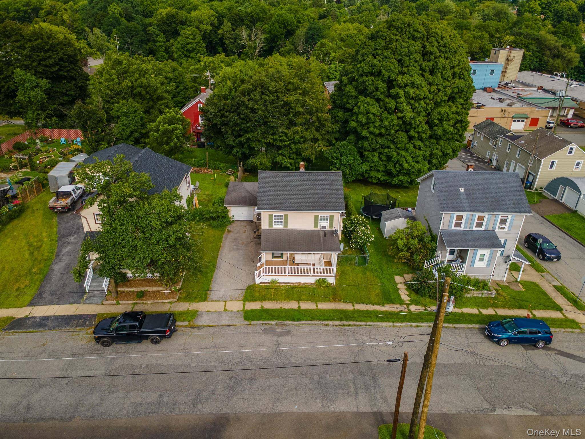 19 Railroad AVE, Walden, NY 12586