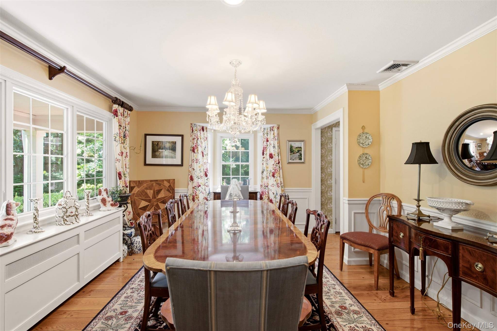 7 Private RD, Huntington, NY 11743