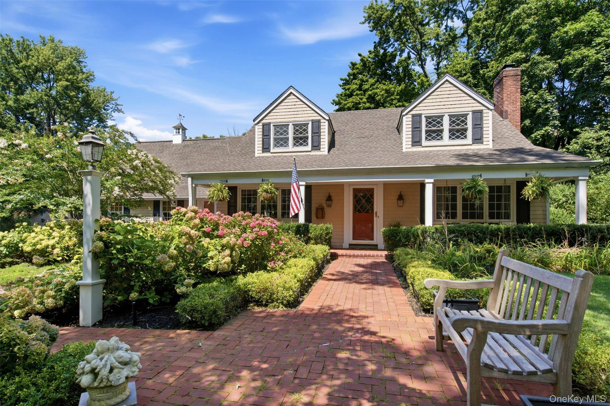 7 Private RD, Huntington, NY 11743