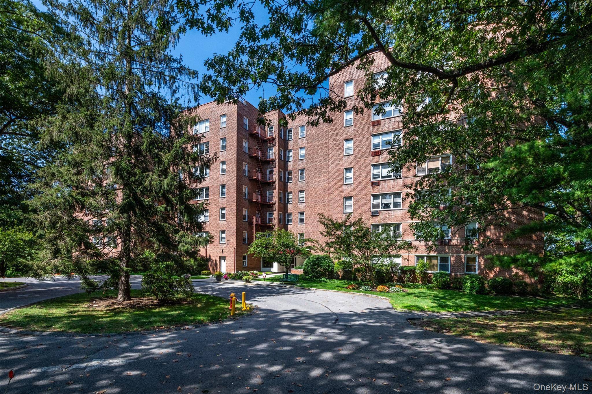 611 Palmer RD #4Y, Yonkers, NY 10701