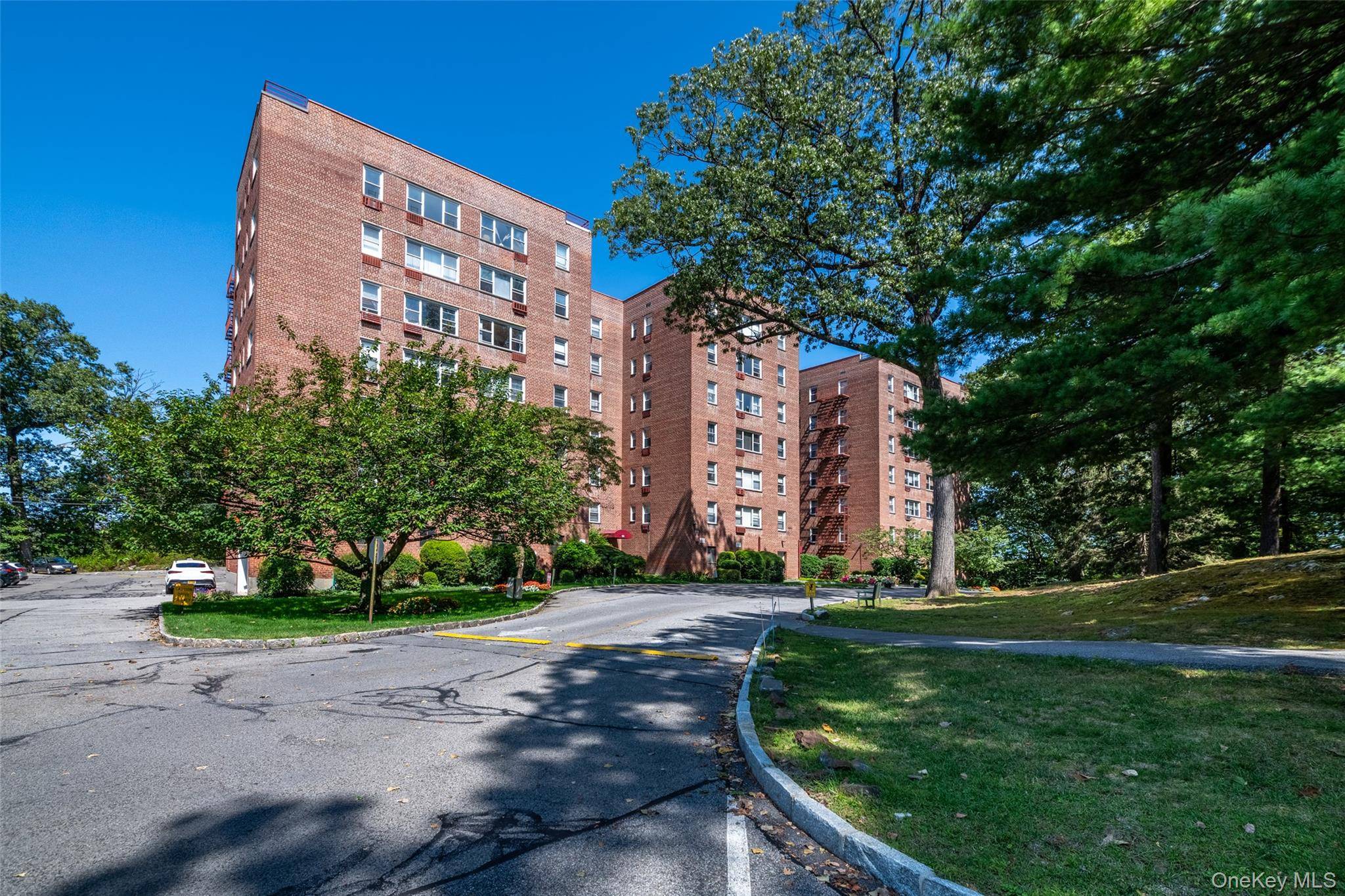 611 Palmer RD #4Y, Yonkers, NY 10701