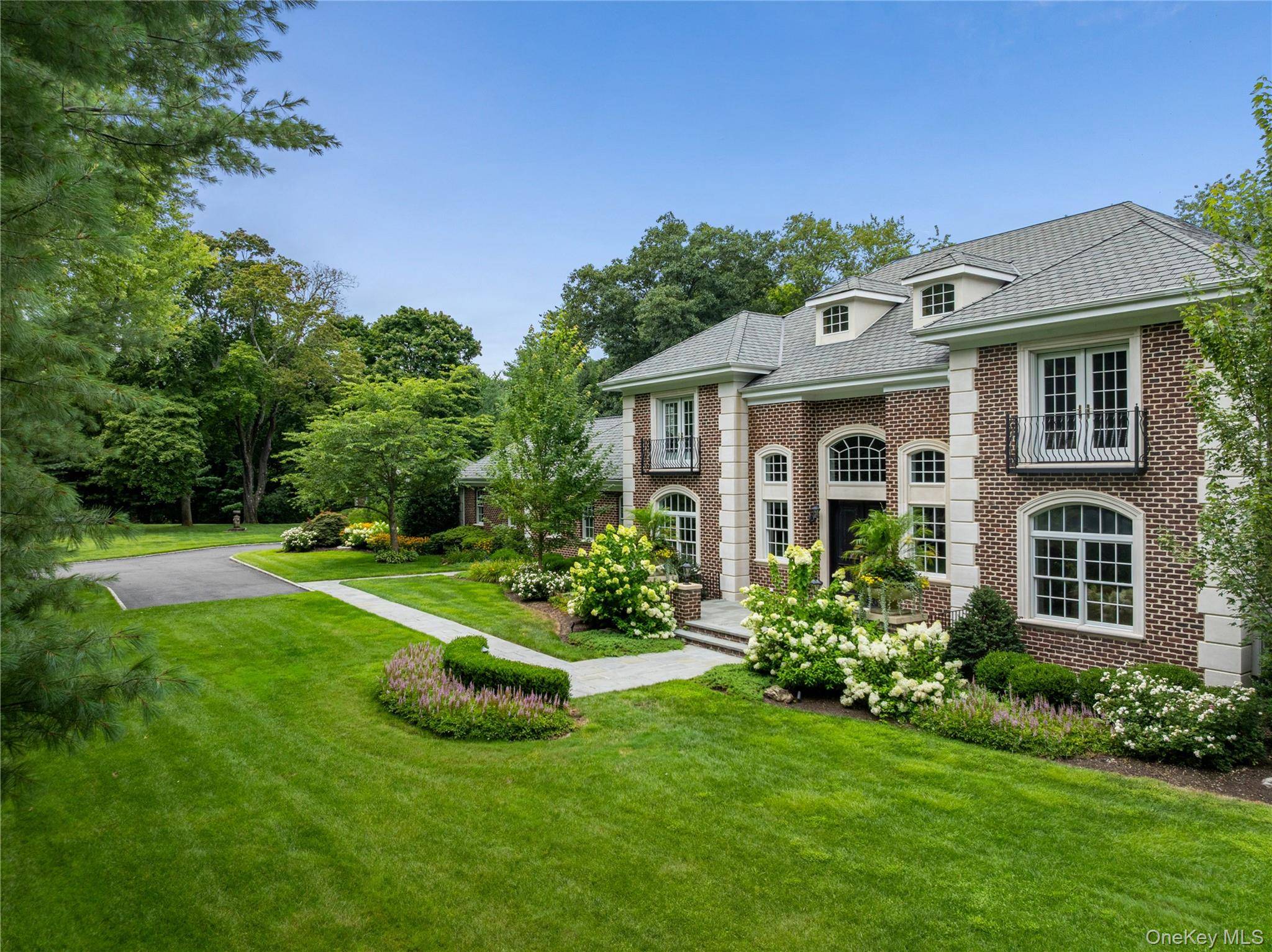 898 Chicken Valley RD, Matinecock, NY 11560