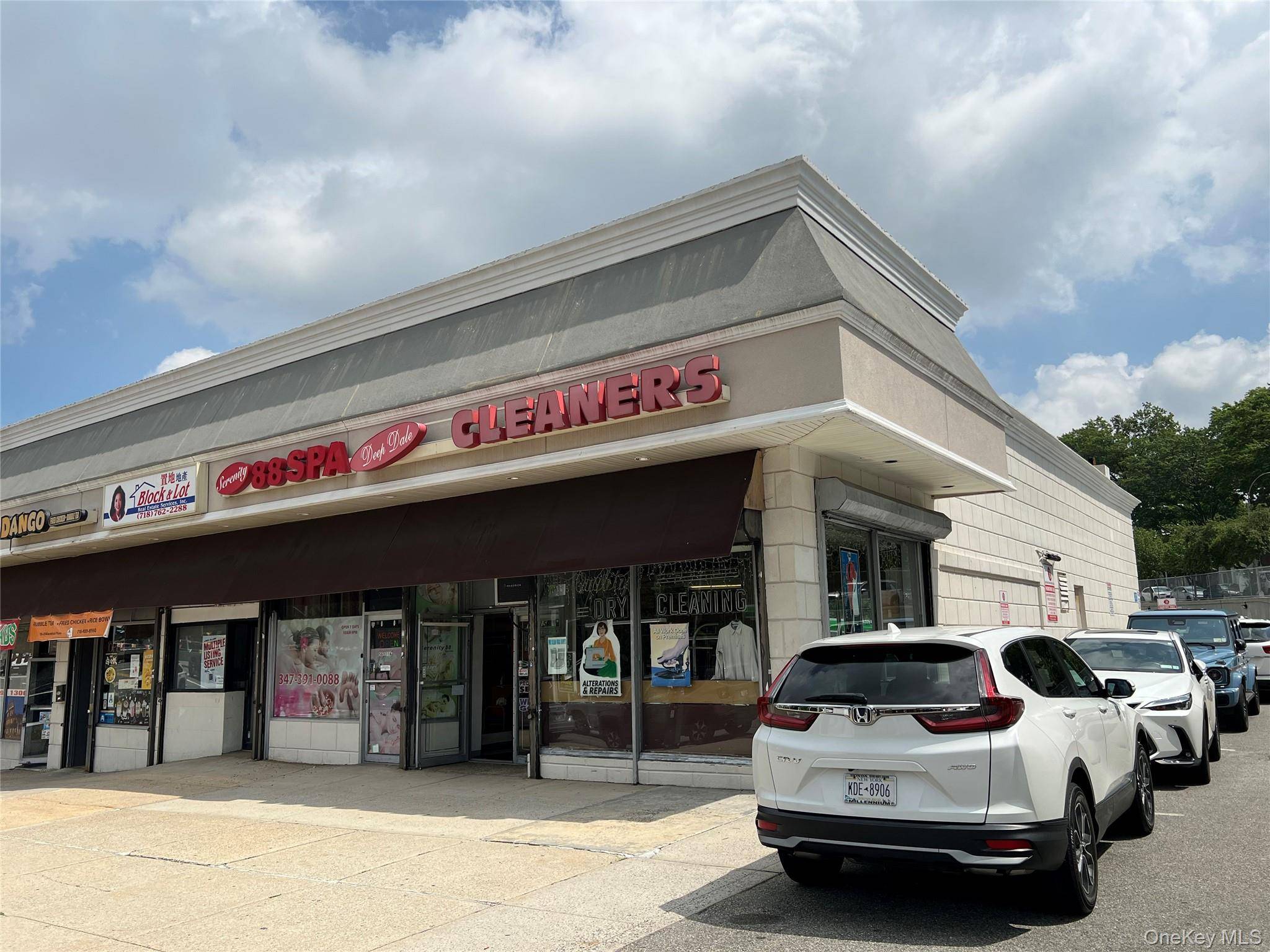 56-15 Marathon Pkwy, Little Neck, NY 11362