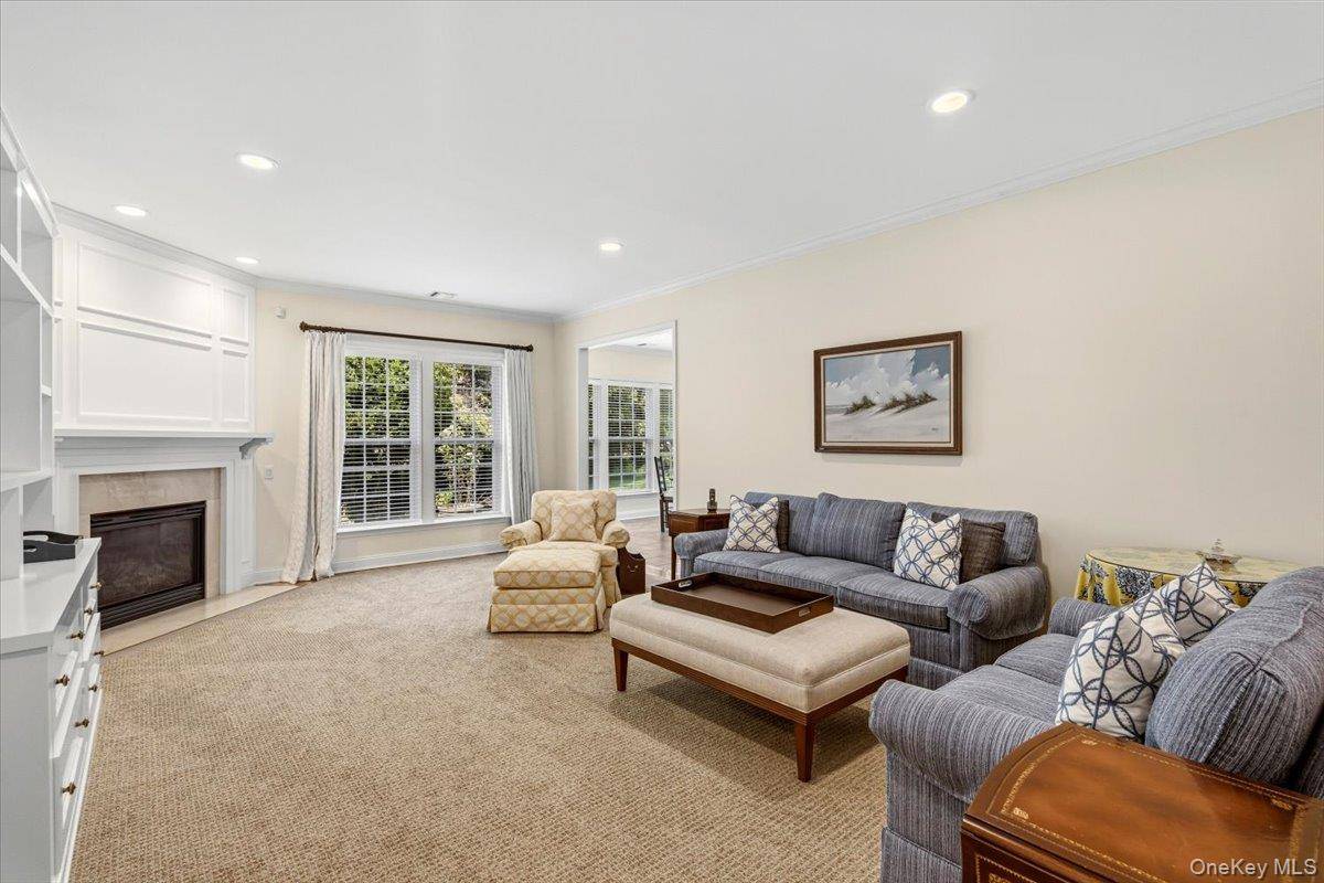 179 Carly LN, Westhampton, NY 11977