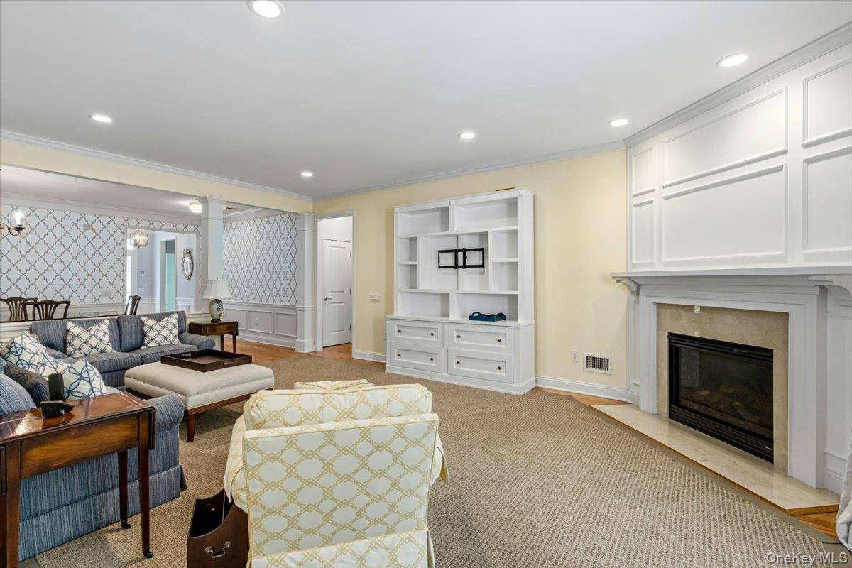 179 Carly LN, Westhampton, NY 11977
