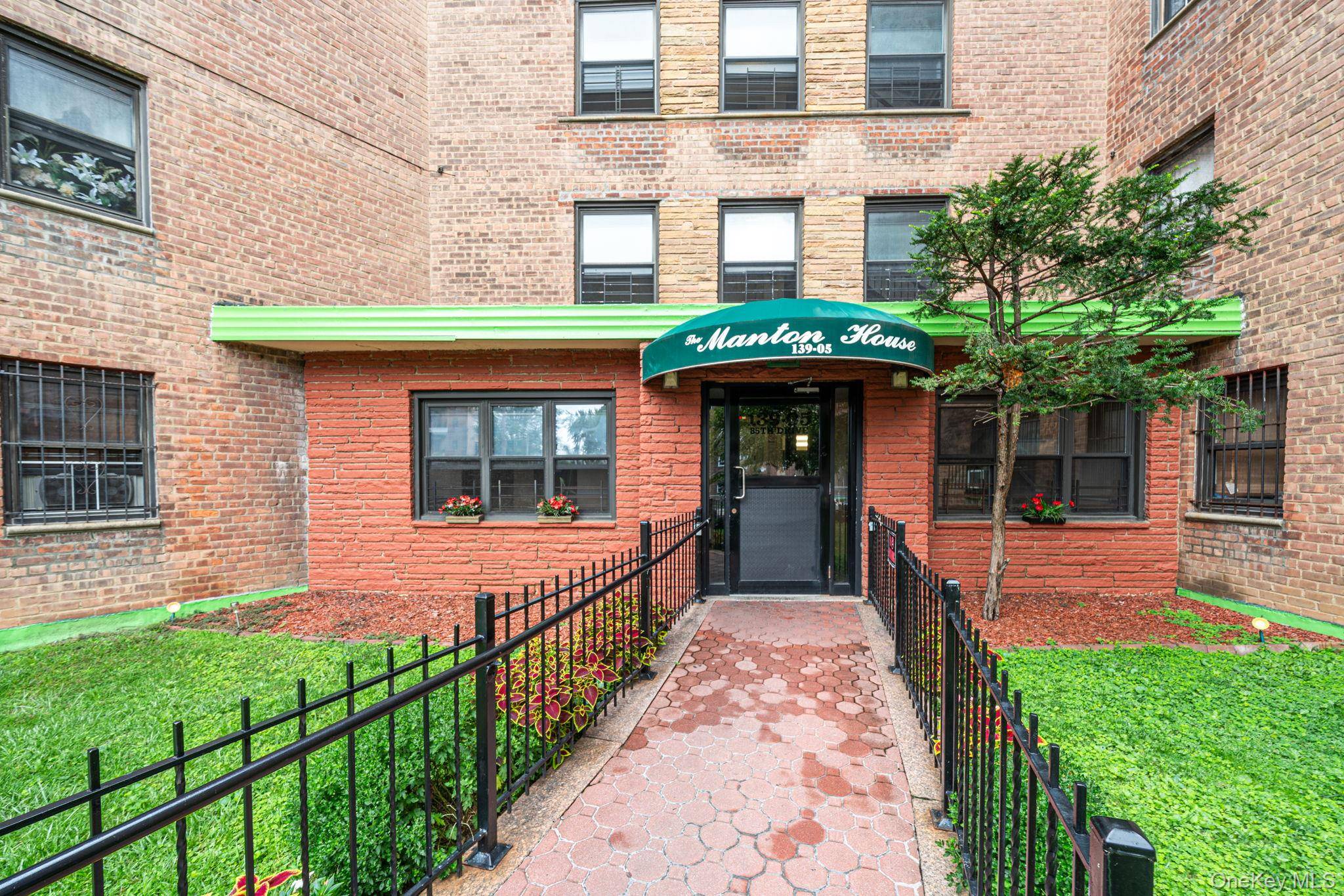 139-05 85 DR #5E, Briarwood, NY 11435