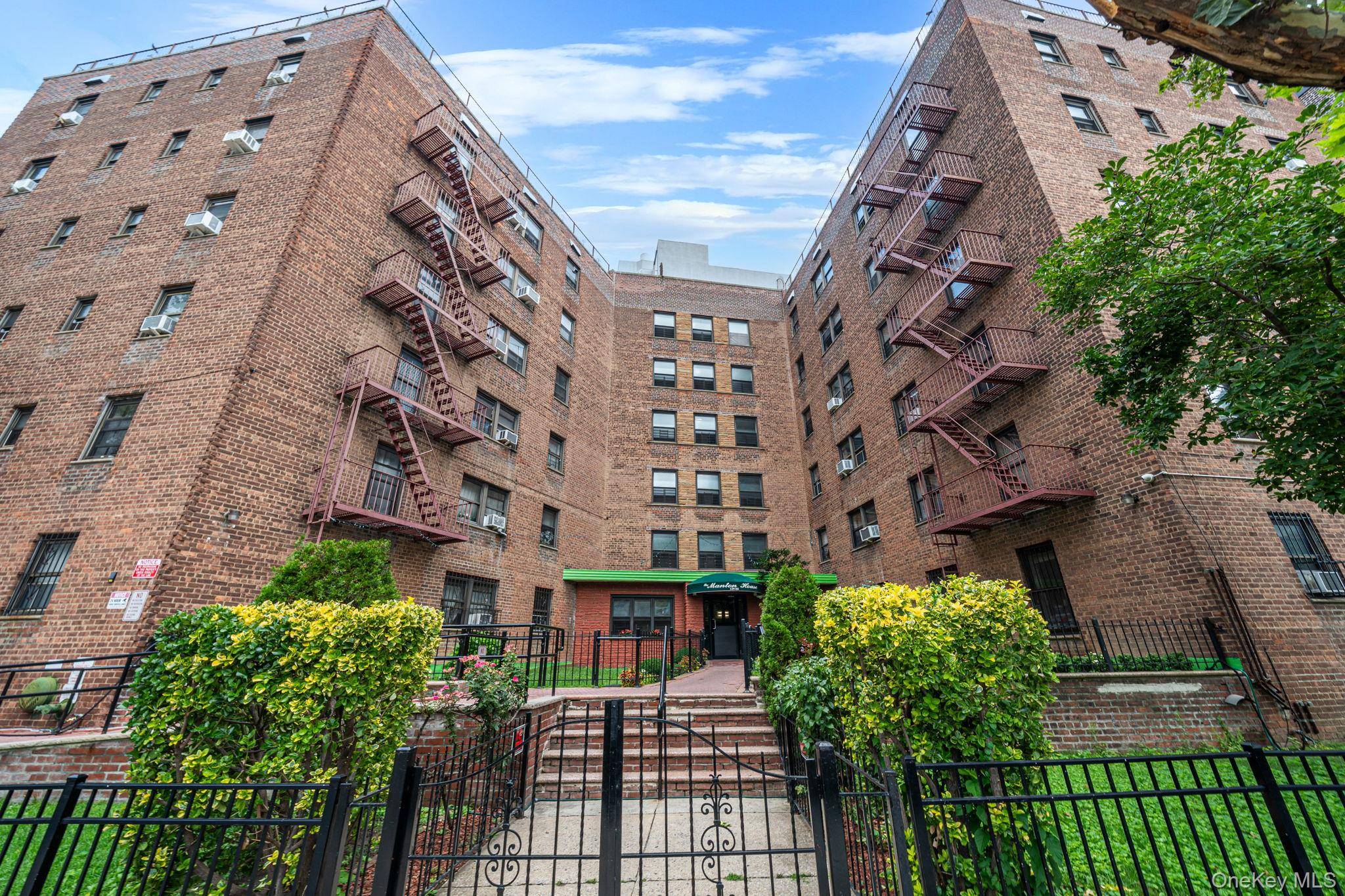 139-05 85 DR #5E, Briarwood, NY 11435