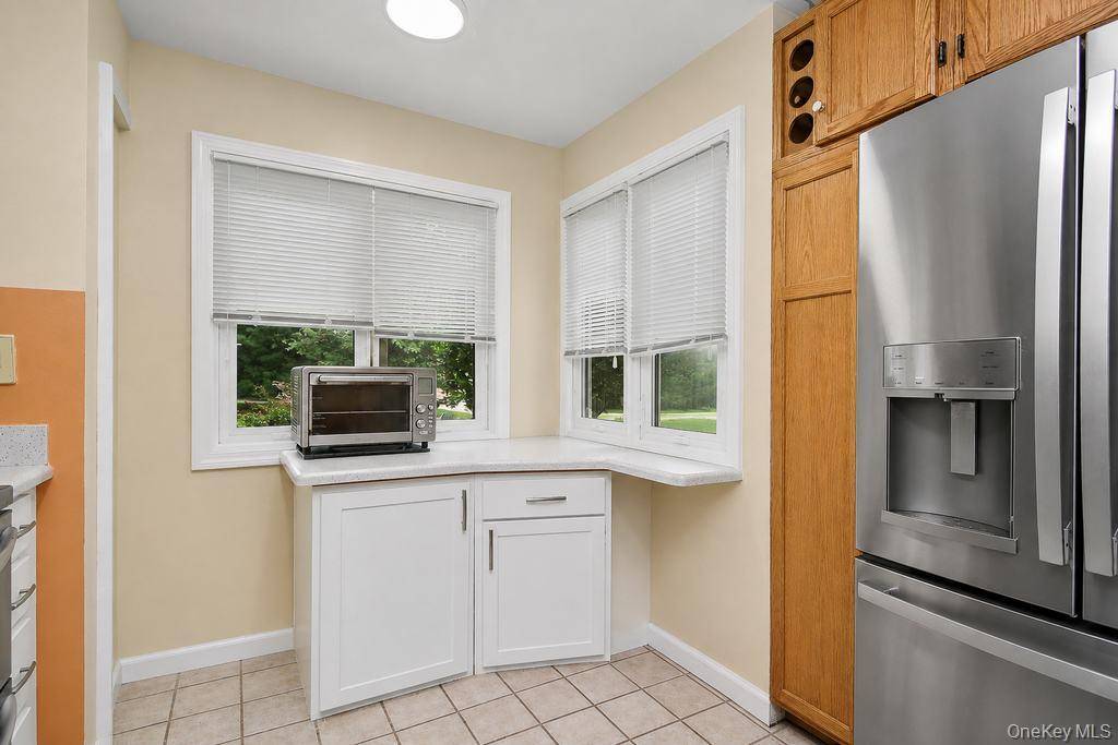 137 Fields LN, Peekskill, NY 10566