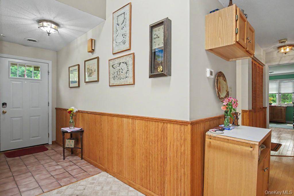 137 Fields LN, Peekskill, NY 10566