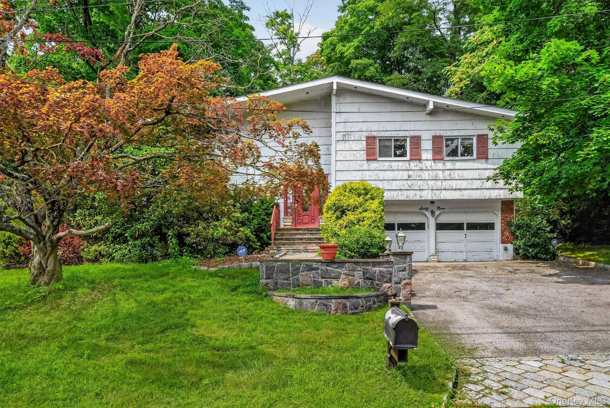 69 Stonewall CIR, White Plains, NY 10607