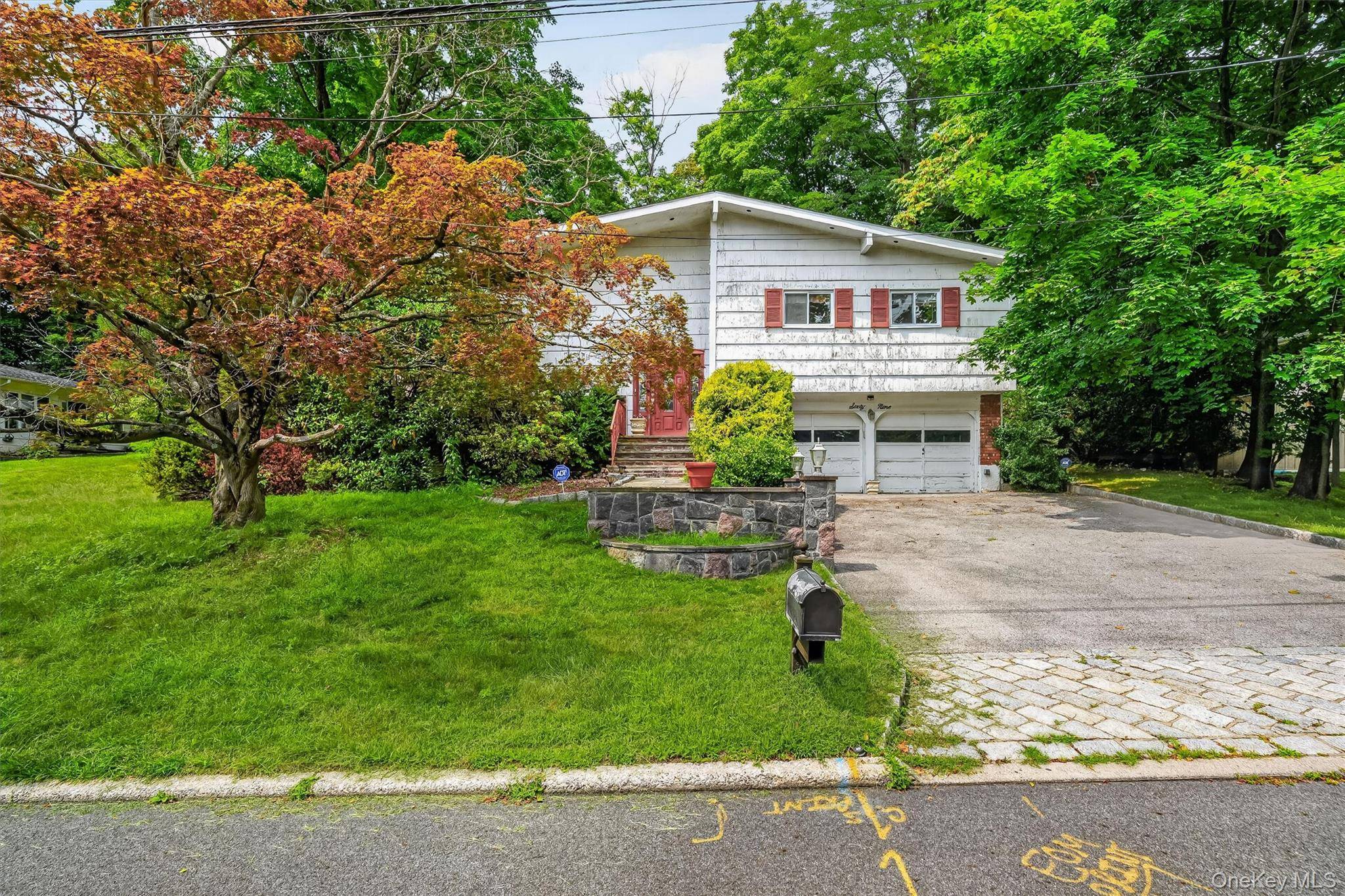 69 Stonewall CIR, White Plains, NY 10607