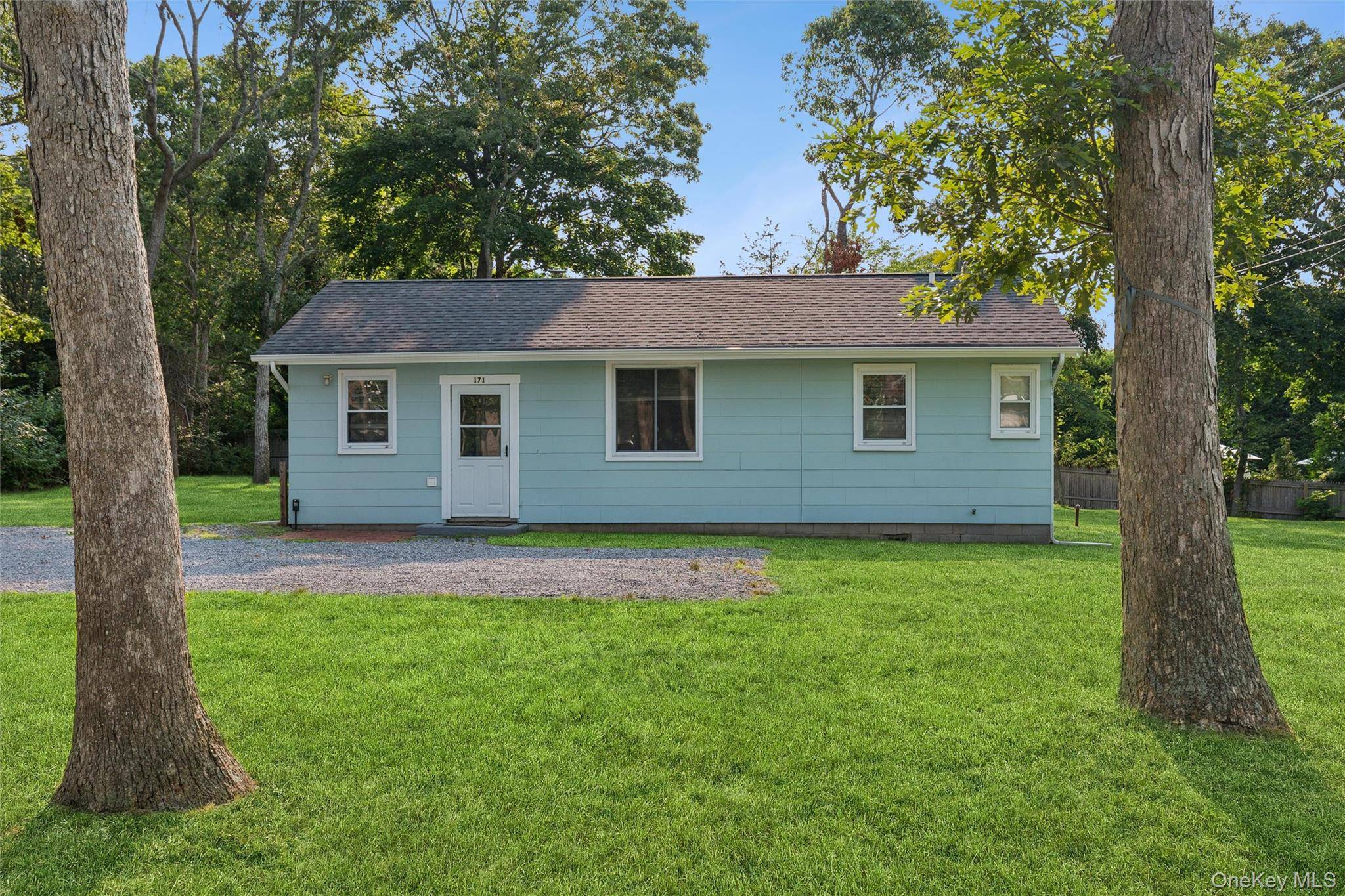 171 Wakeman RD, Hampton Bays, NY 11946