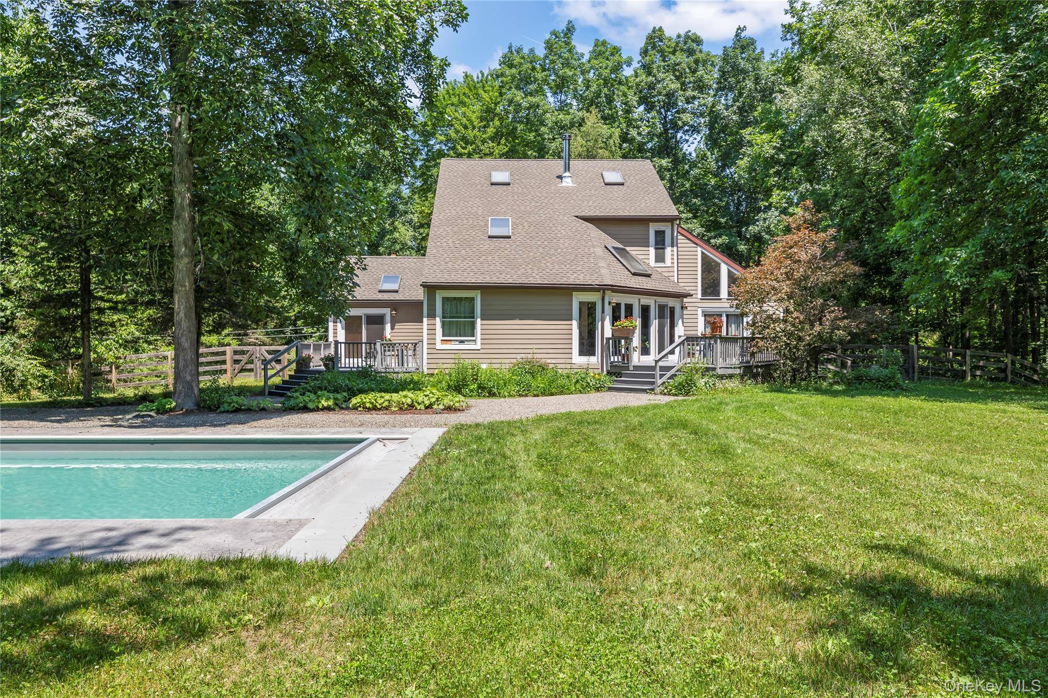 300 Old Sawmill RD, Germantown, NY 12526