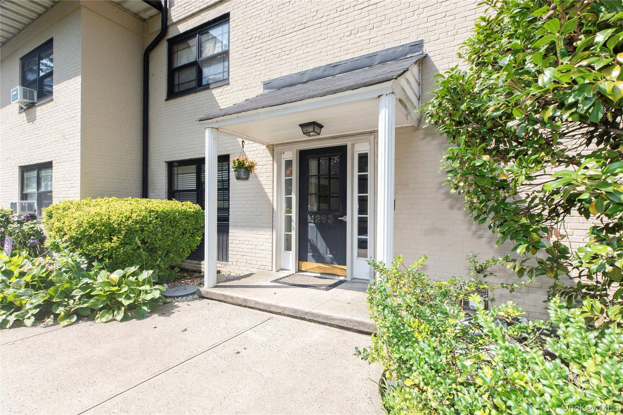 1263 California Road #2R, Eastchester, NY 10709