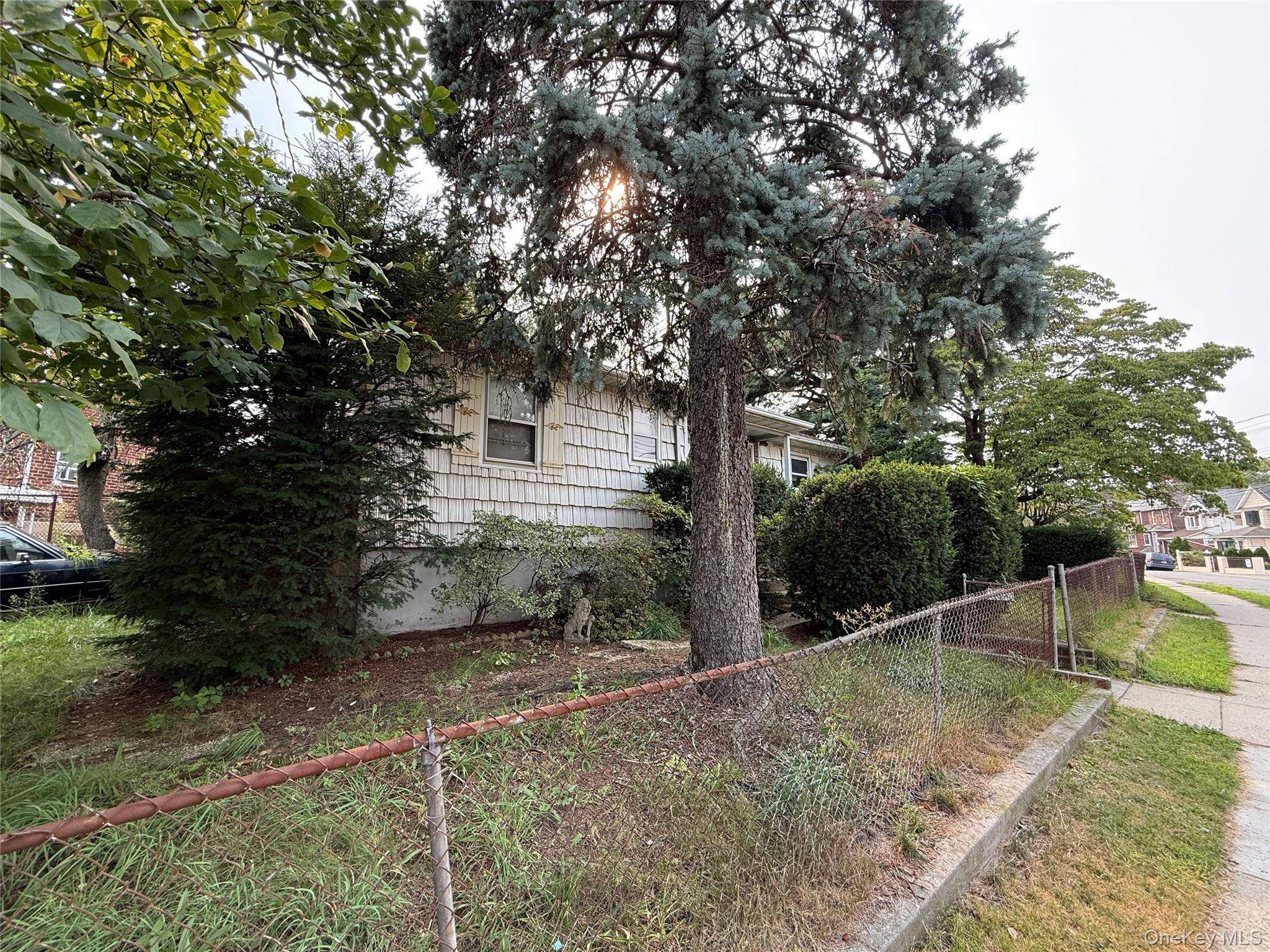 3140 Country Club RD, Bronx, NY 10465