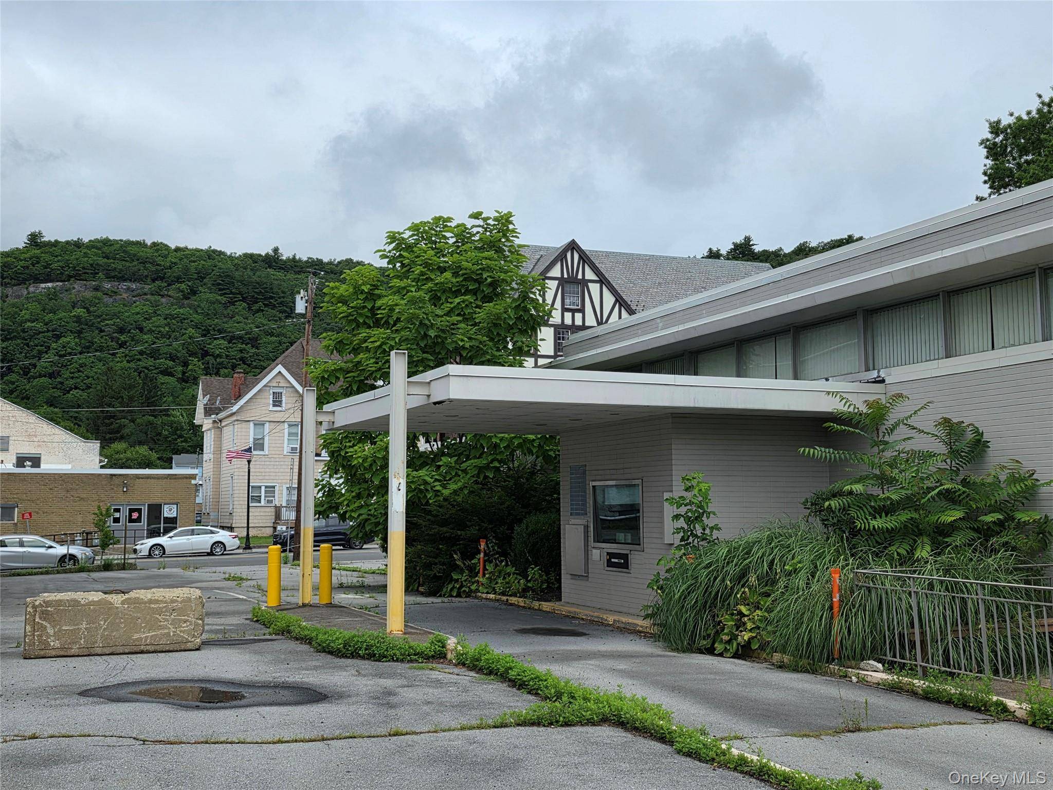 5 S Broome ST, Port Jervis, NY 12771
