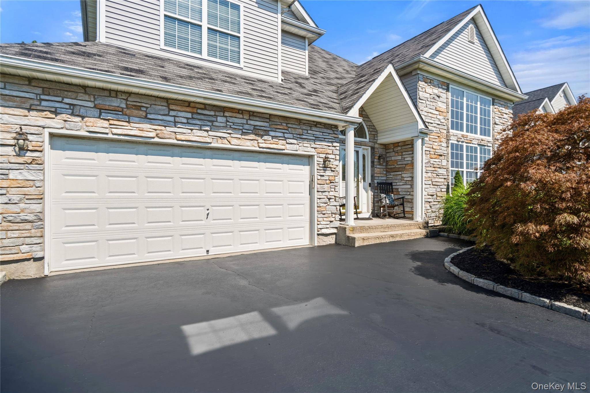 48 Peachtree CT, Holtsville, NY 11742