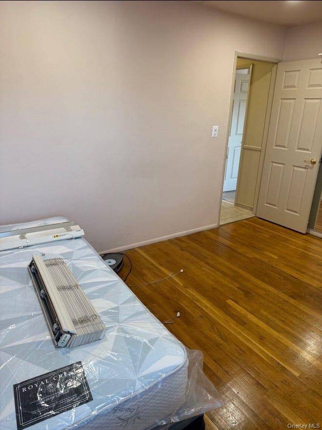 Address not disclosed, Rosedale, NY 11422