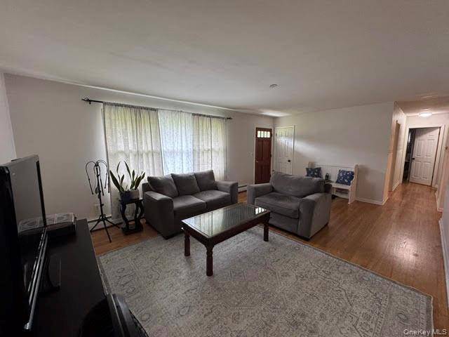 20 Meadow AVE, Washingtonville, NY 10992