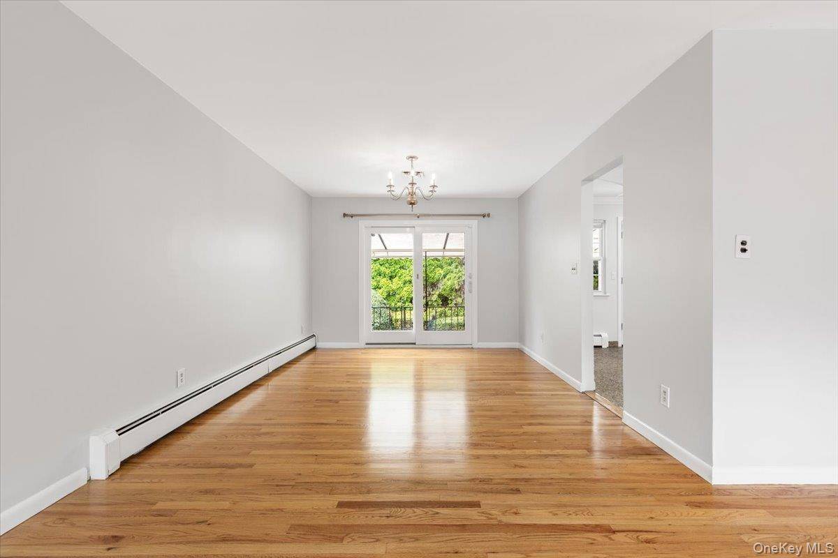649 White Plains RD, Eastchester, NY 10709