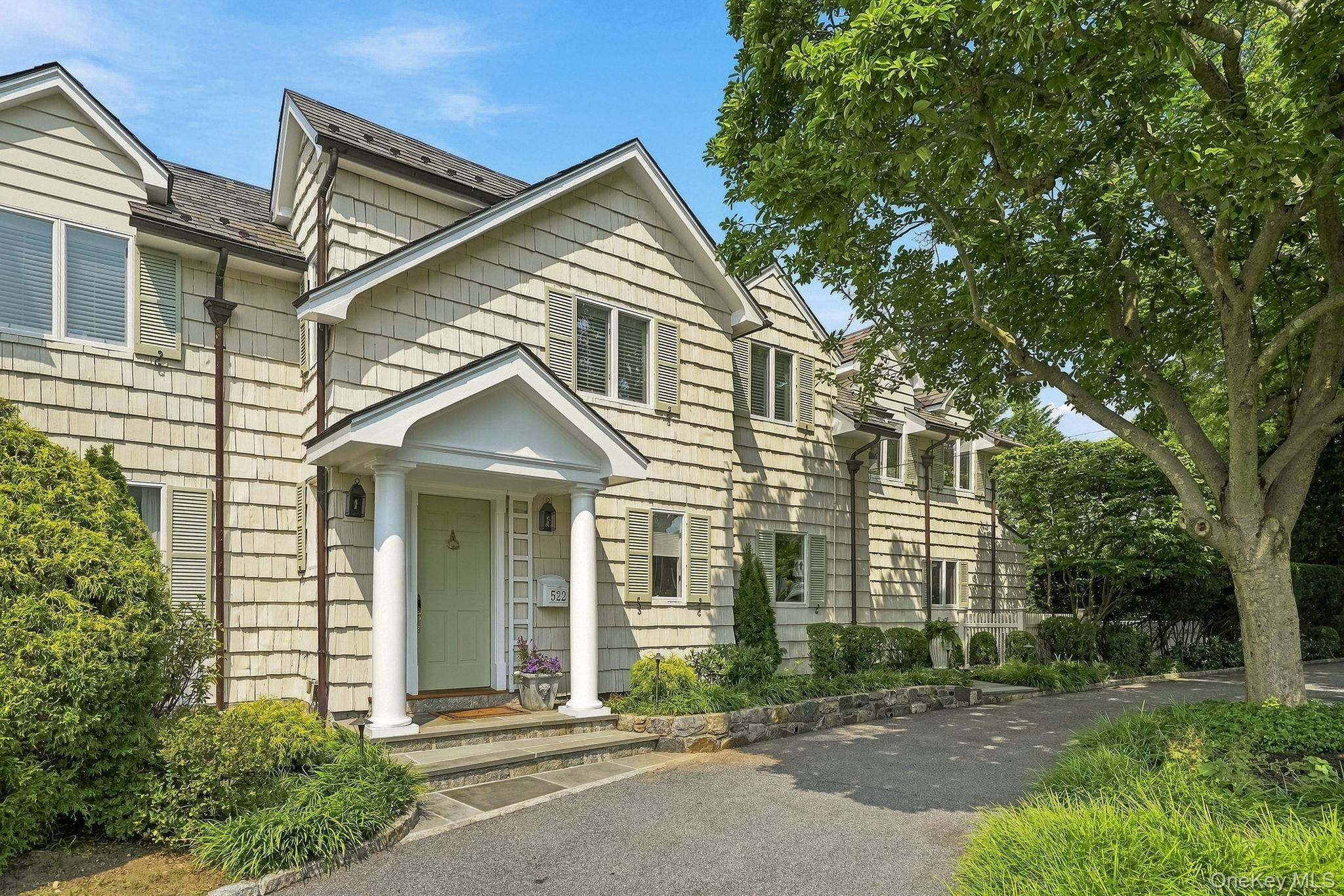 522 The Pkwy, Mamaroneck, NY 10543