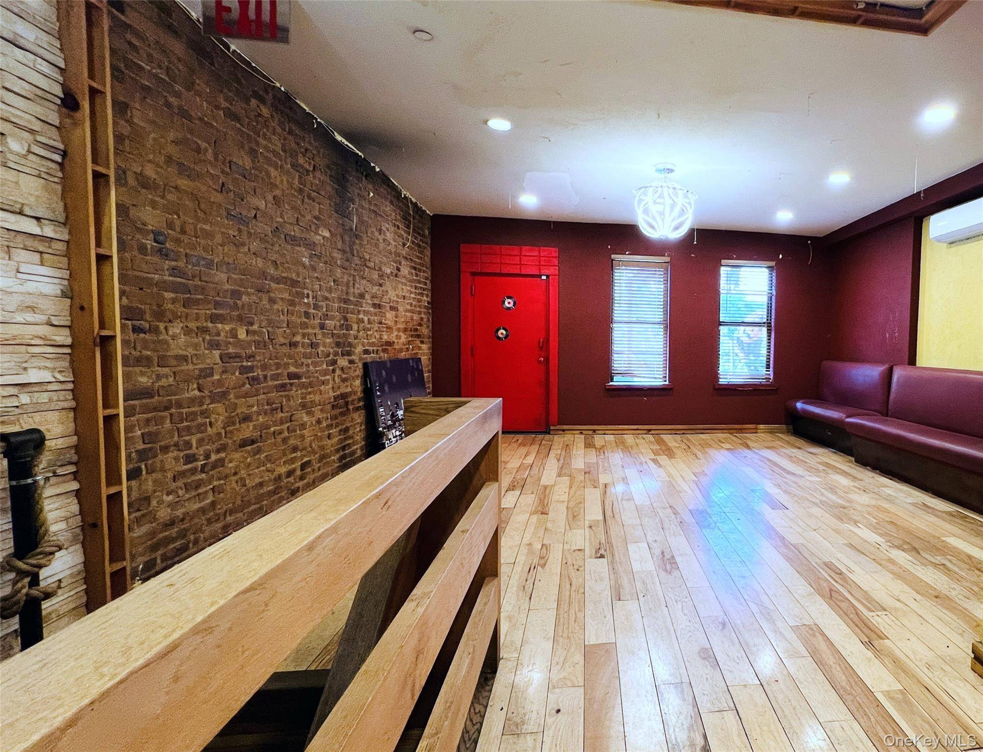 59-09 71st AVE, Ridgewood, NY 11385