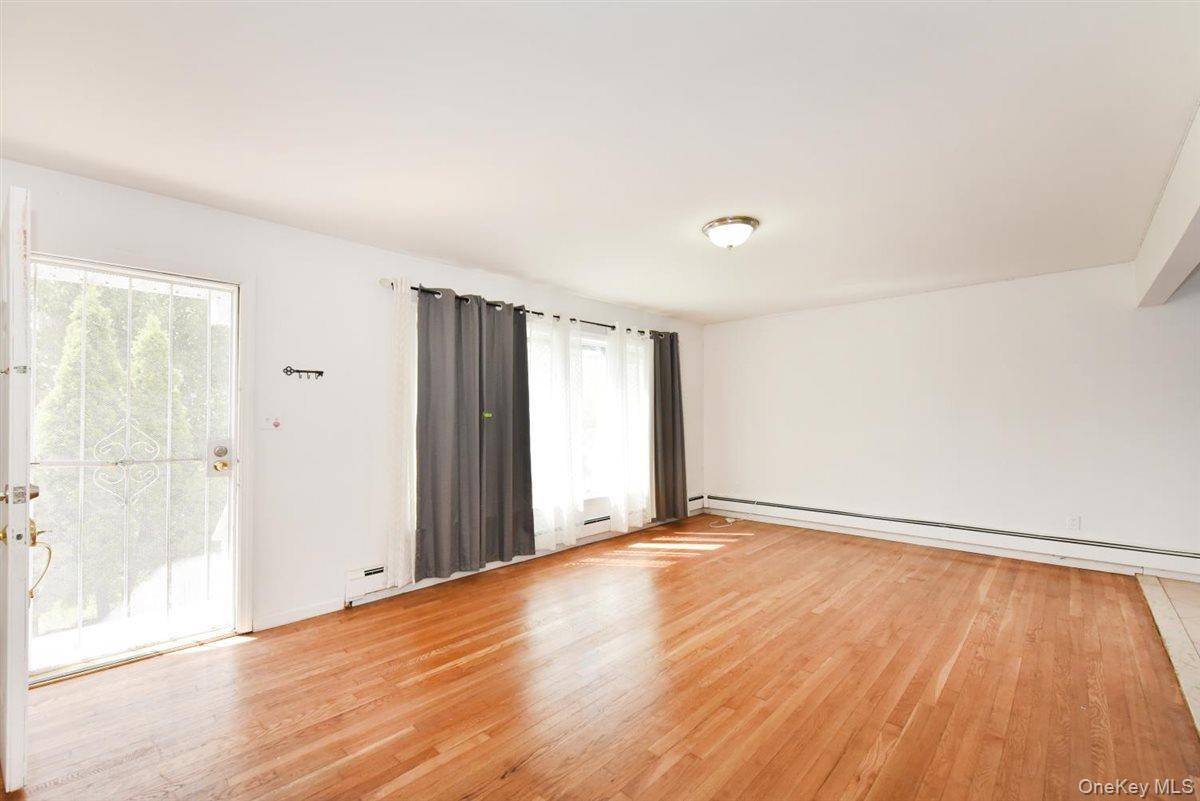 88-05 Winchester BLVD, Queens Village, NY 11427