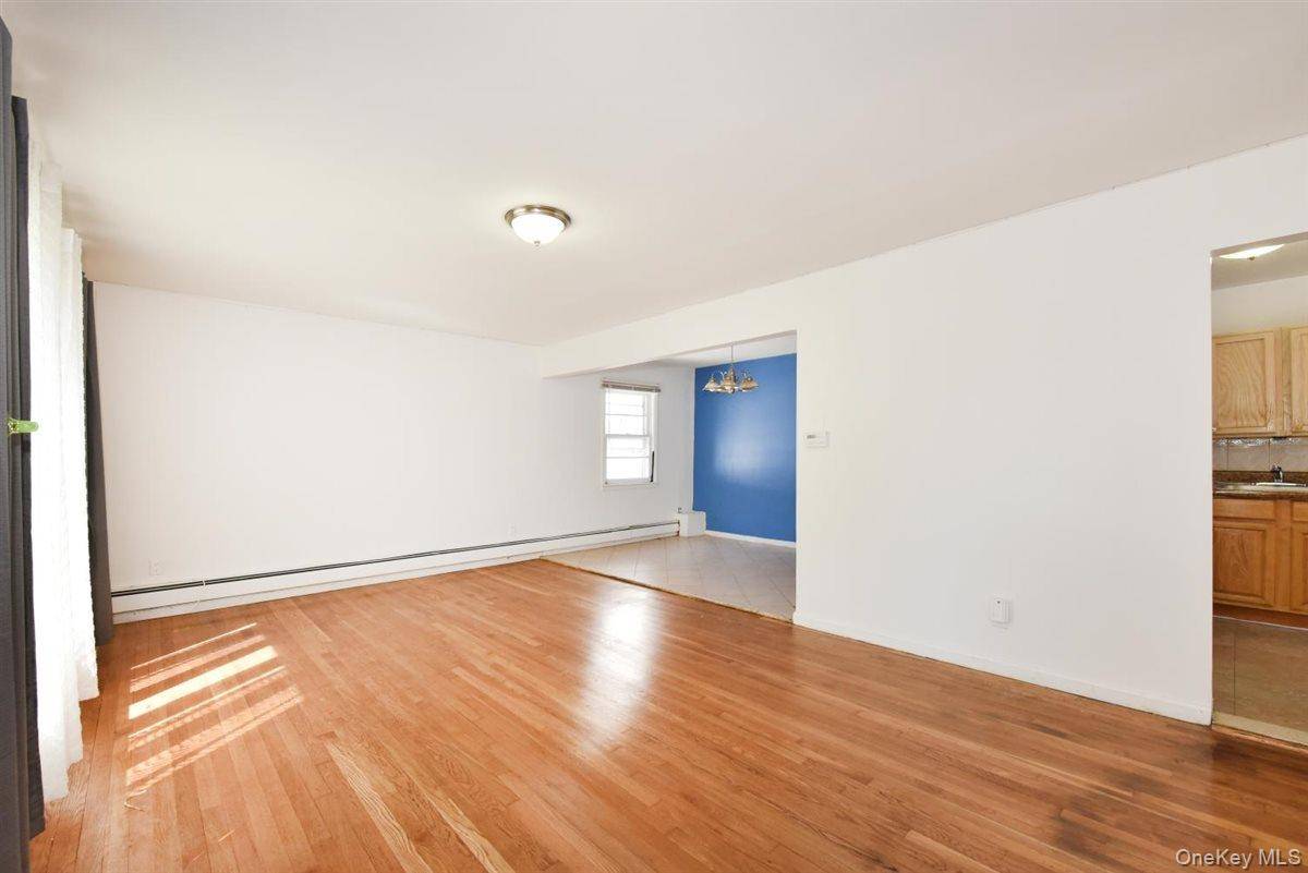 88-05 Winchester BLVD, Queens Village, NY 11427
