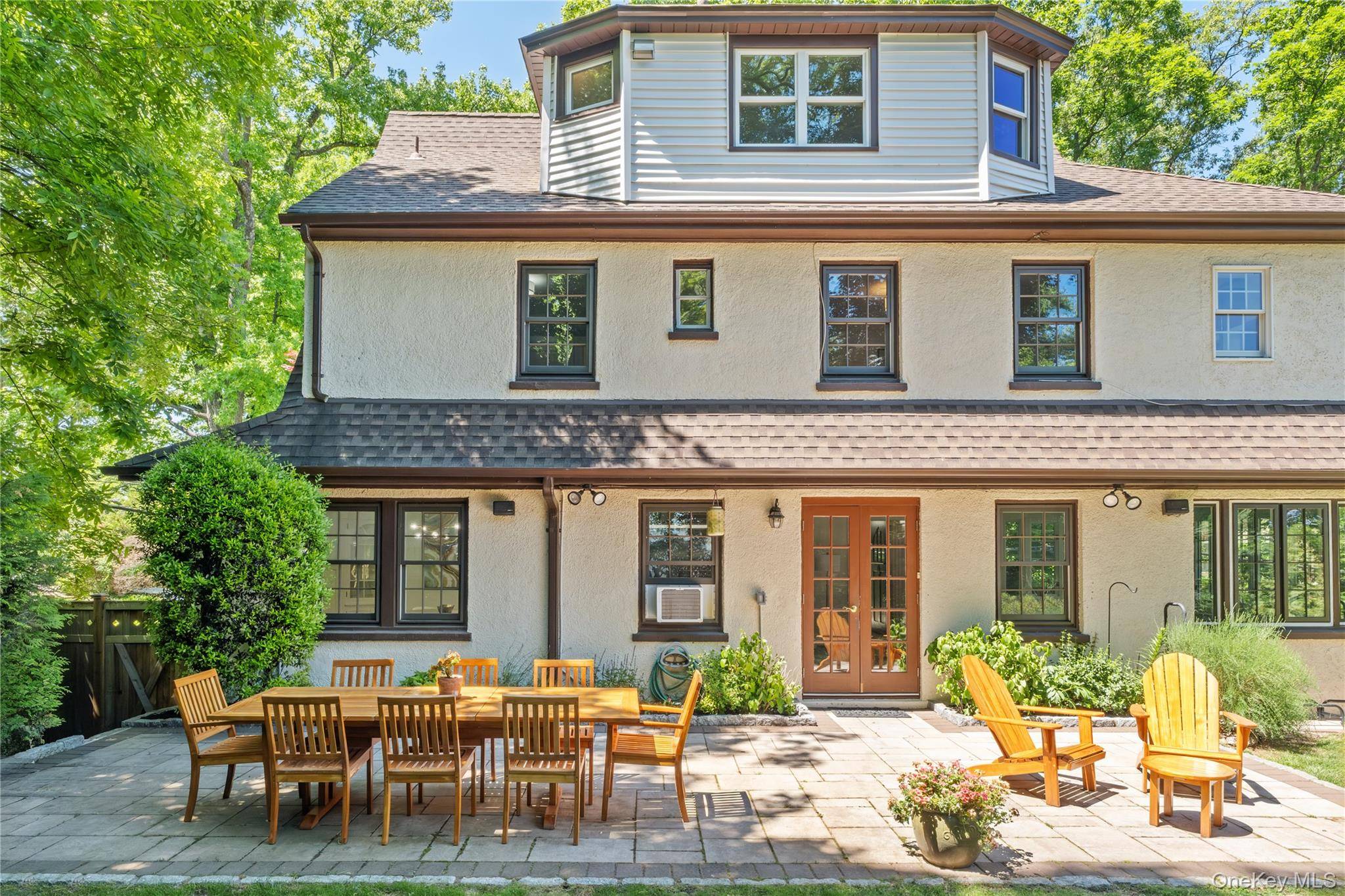 65 Wildwood RD, New Rochelle, NY 10804