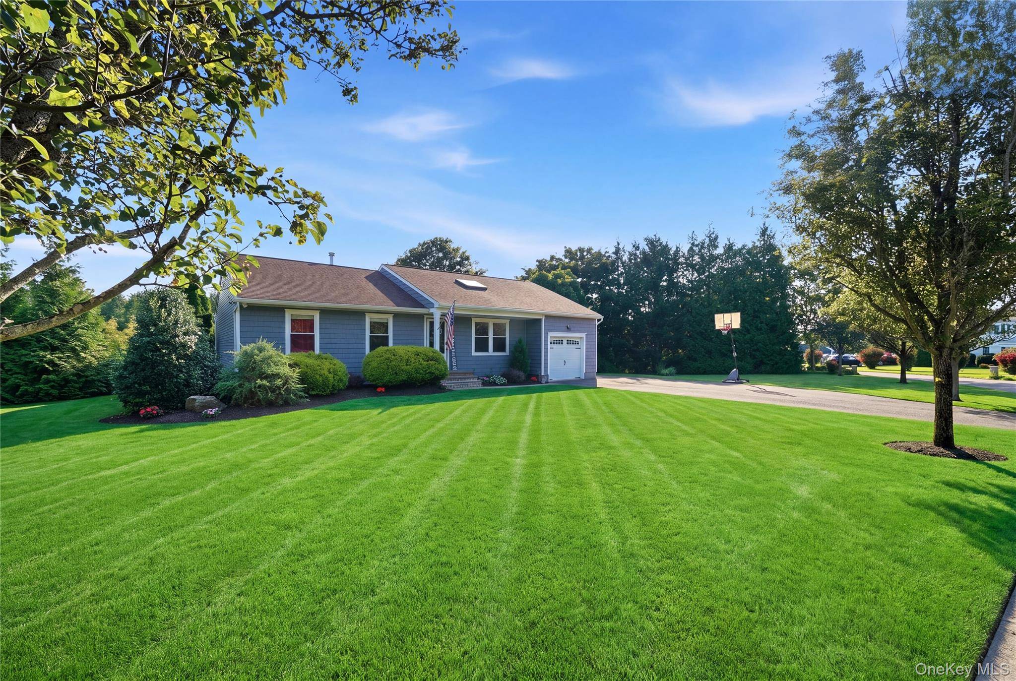 71 Triangle LN, Baiting Hollow, NY 11933