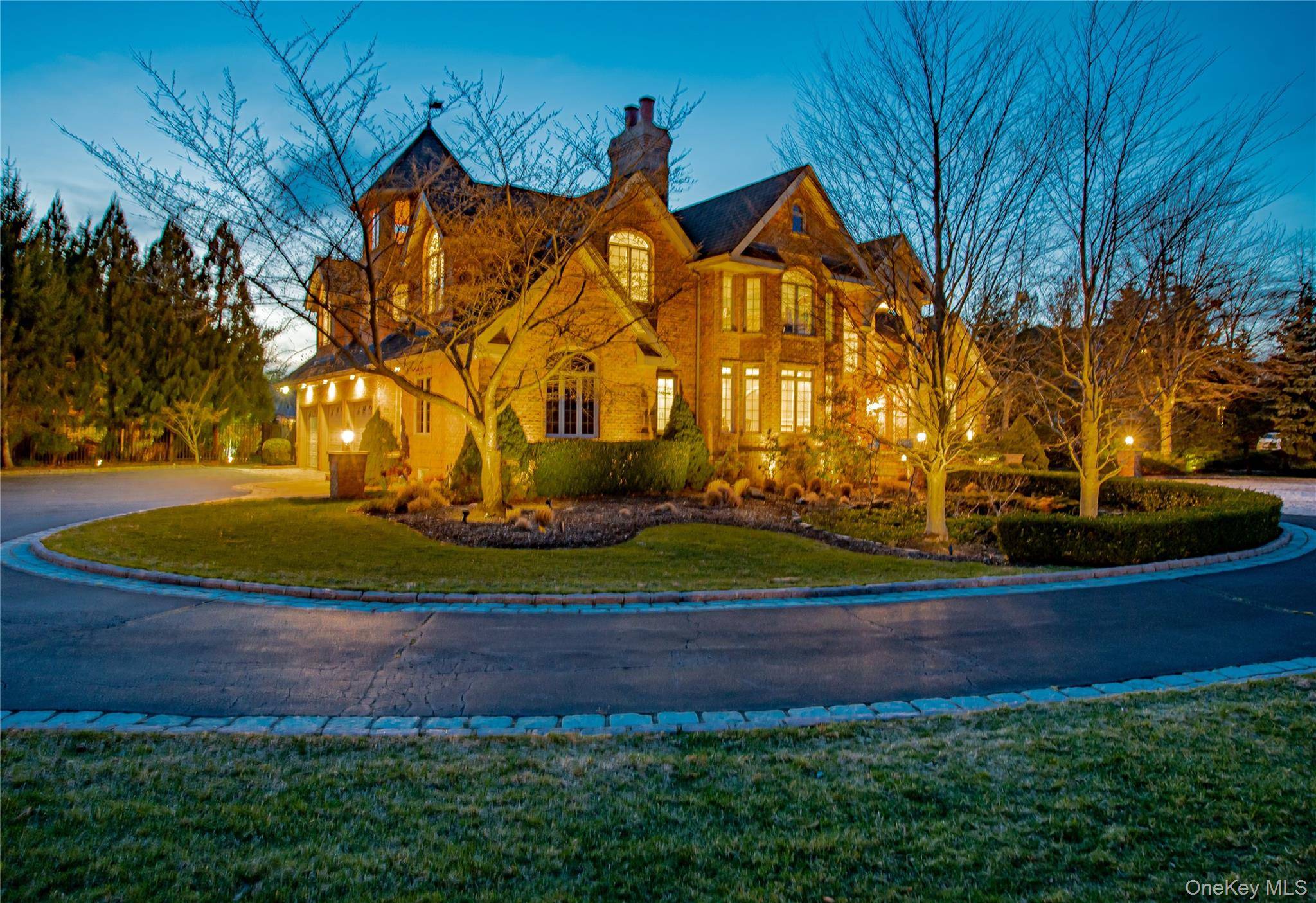 26 The Helm, East Islip, NY 11730