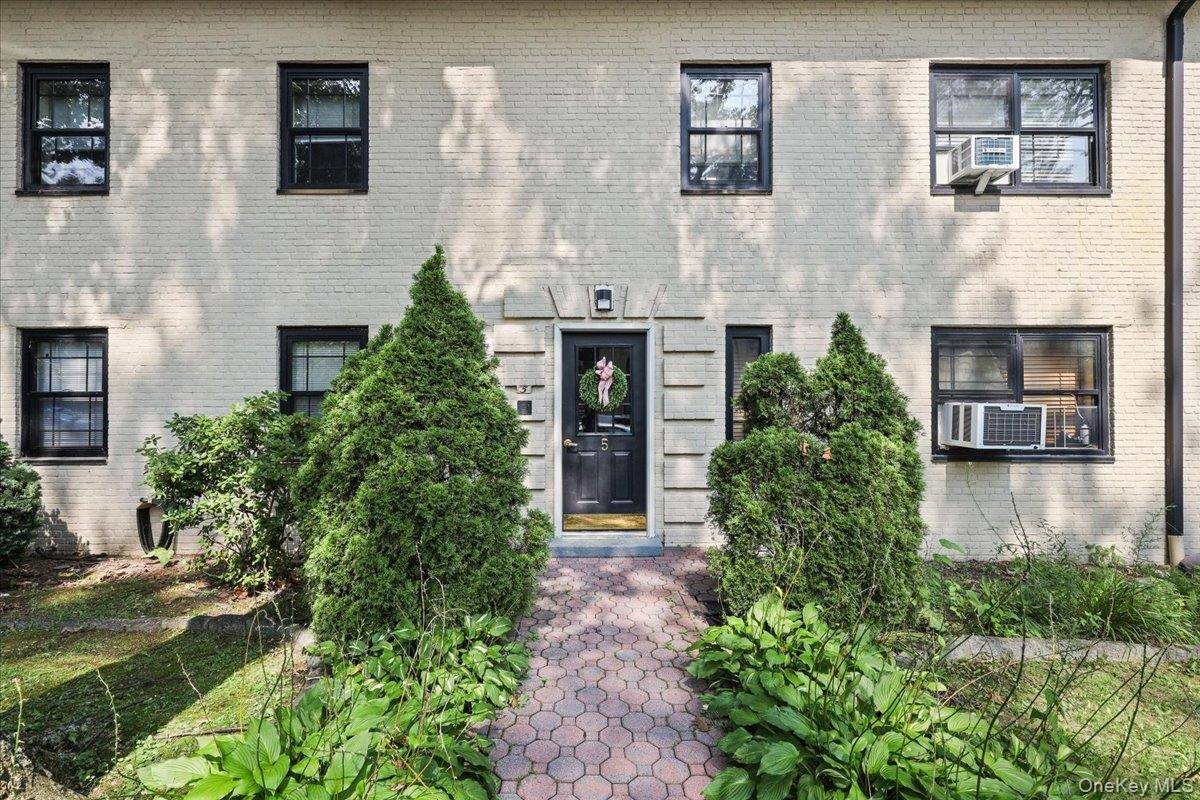 5 Whitehall RD #1L, Eastchester, NY 10709