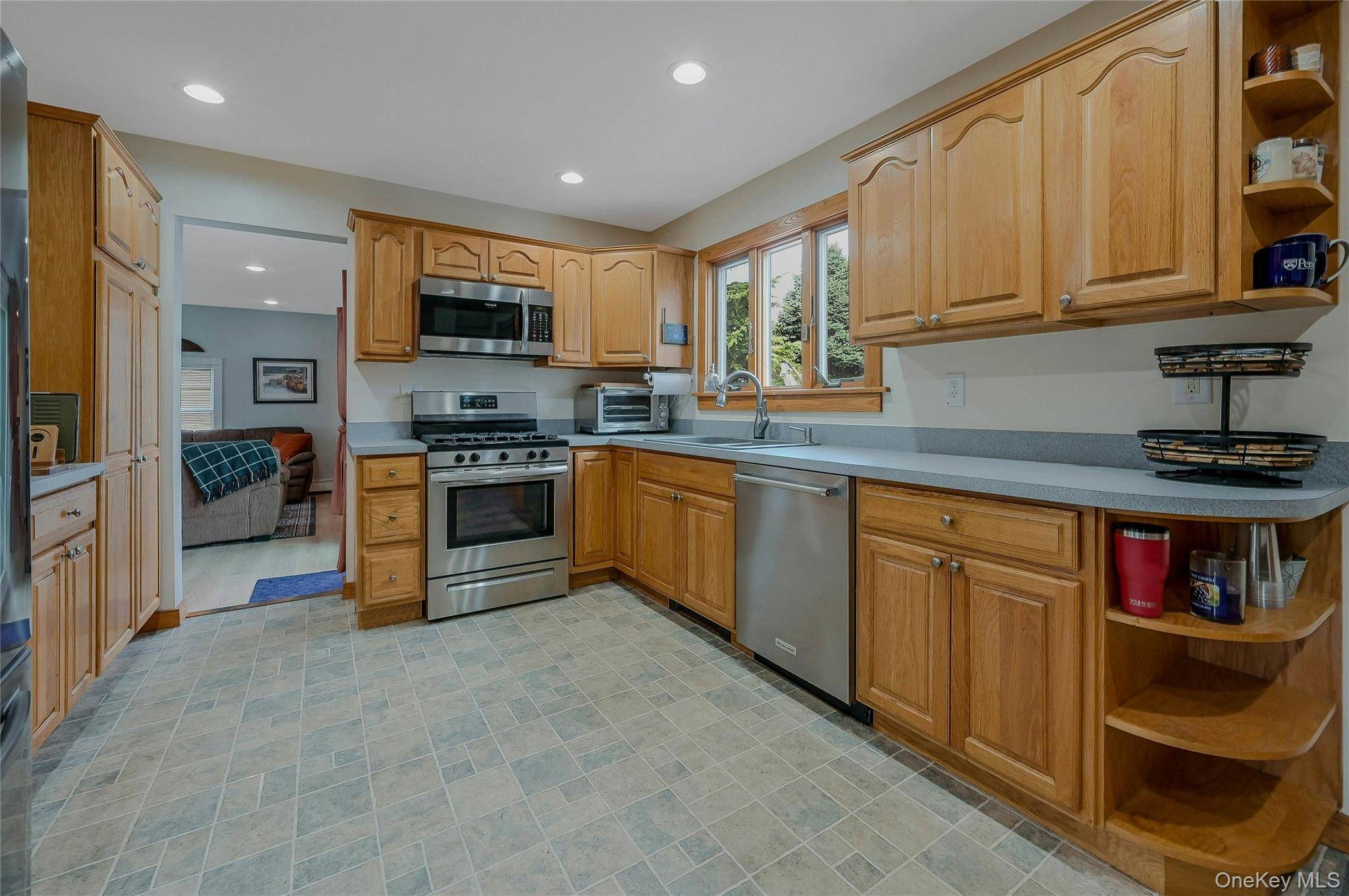 130 Tasker LN, Greenport, NY 11944