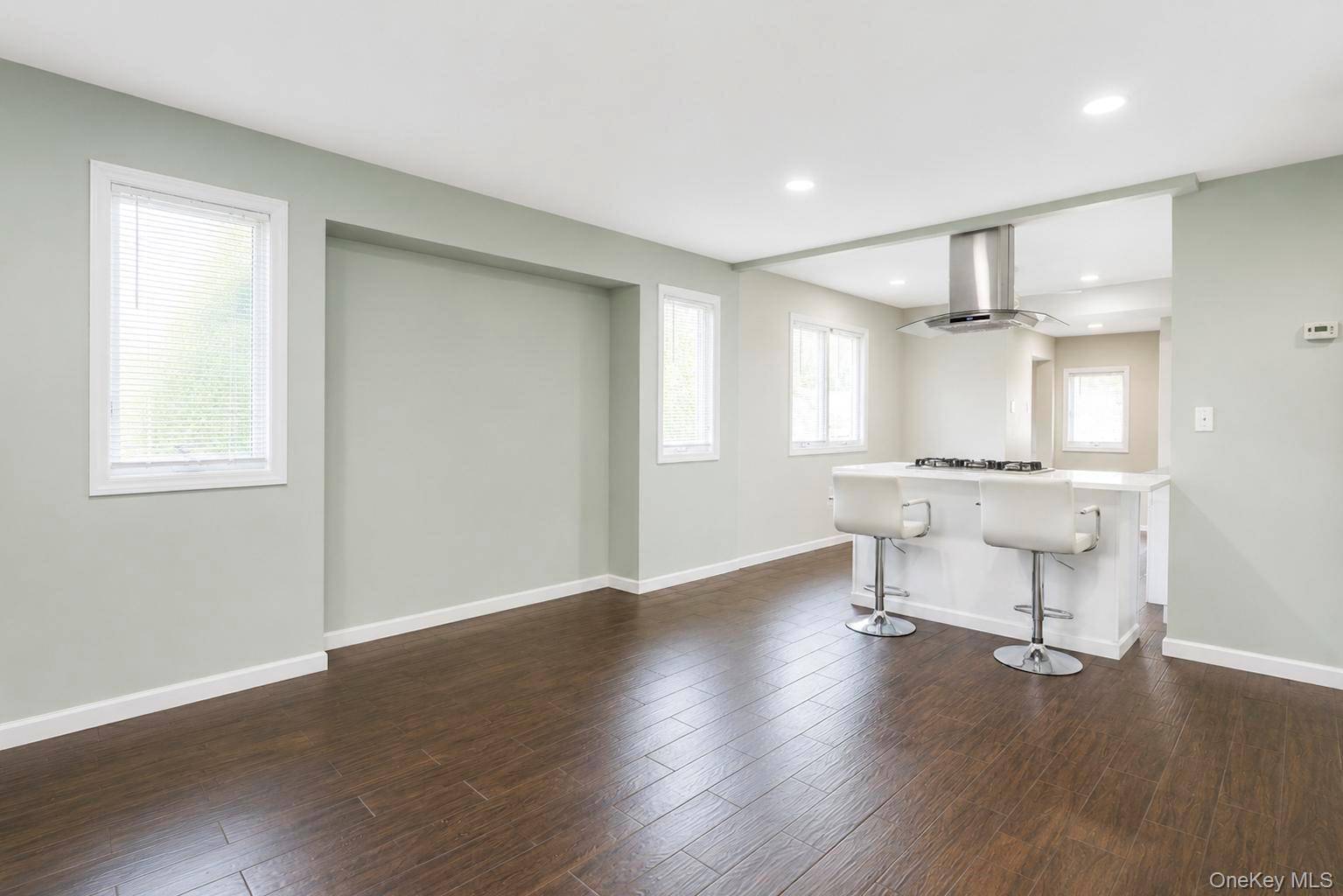 508 Michigan ST, Ronkonkoma, NY 11779