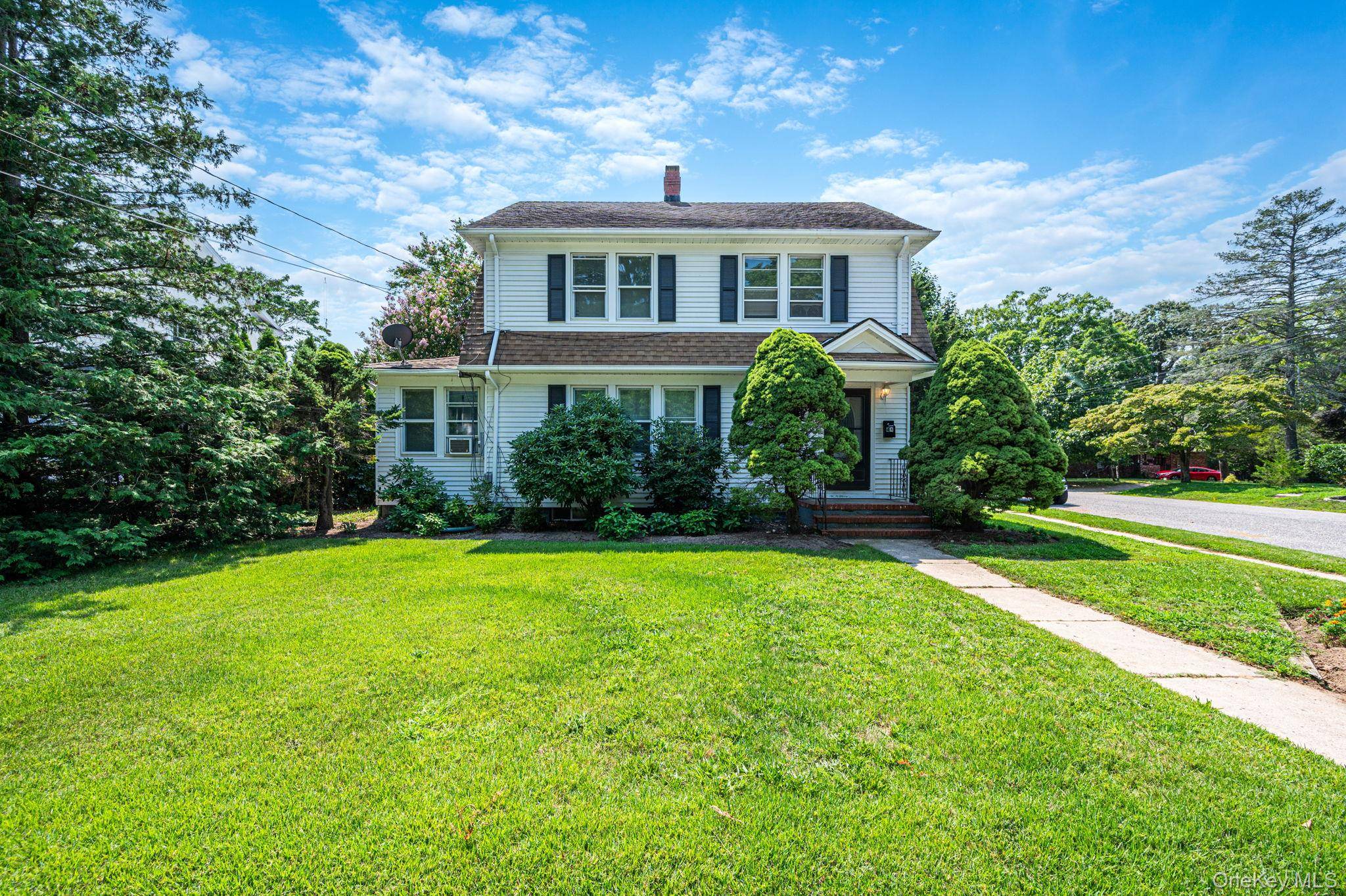 41 Prospect PL, Riverhead, NY 11901