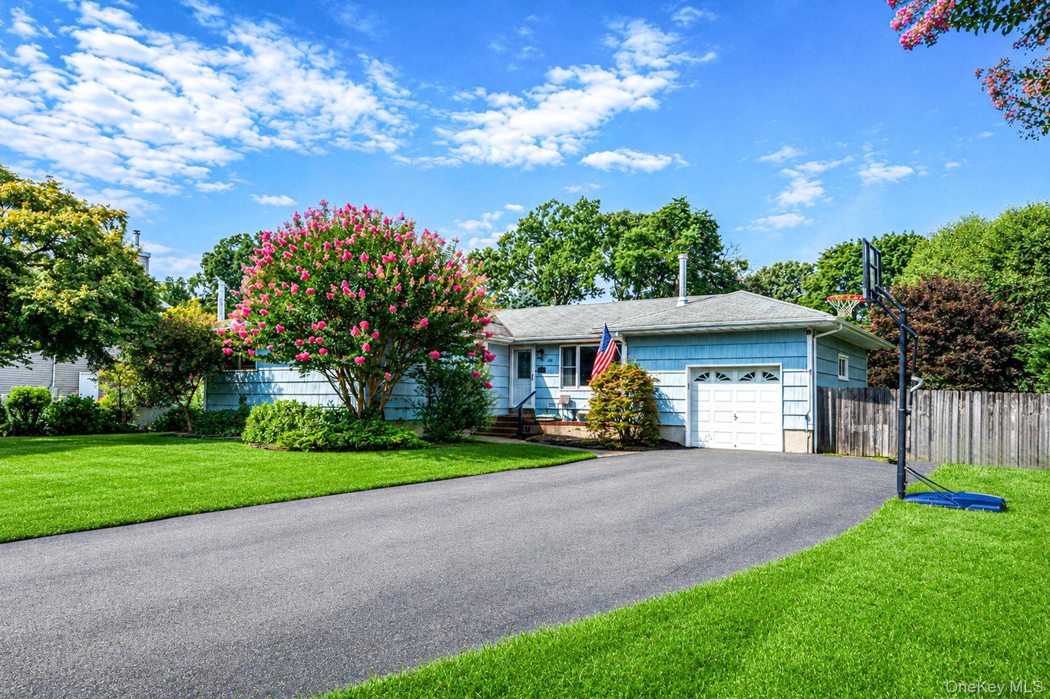 248 6th AVE, Saint James, NY 11780